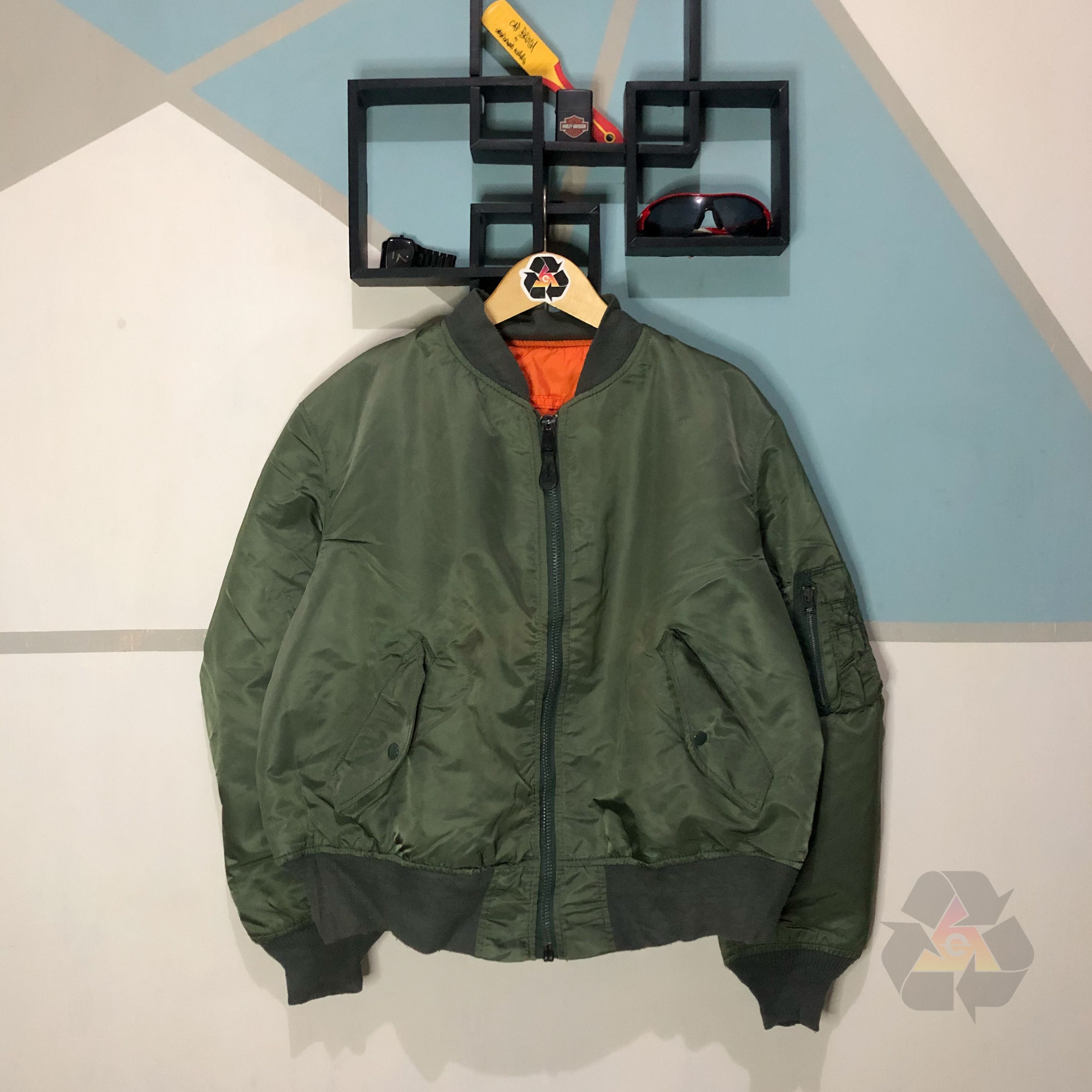 Alpha Industries Vintage Alpha Industries Flayer's Mil-J-82790J USAF MA-1 Size US XL / EU 56 / 4 - 2 Thumbnail
