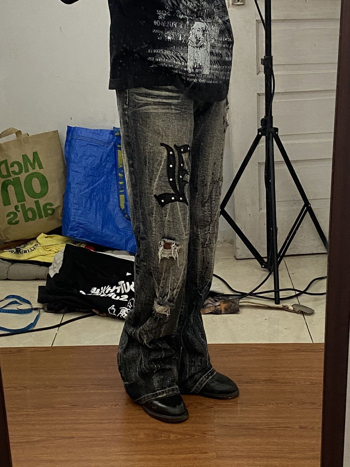 If Six Was Nine Zerosail distressed L patches flare jeans Size US 30 / EU 46 - 3 Thumbnail
