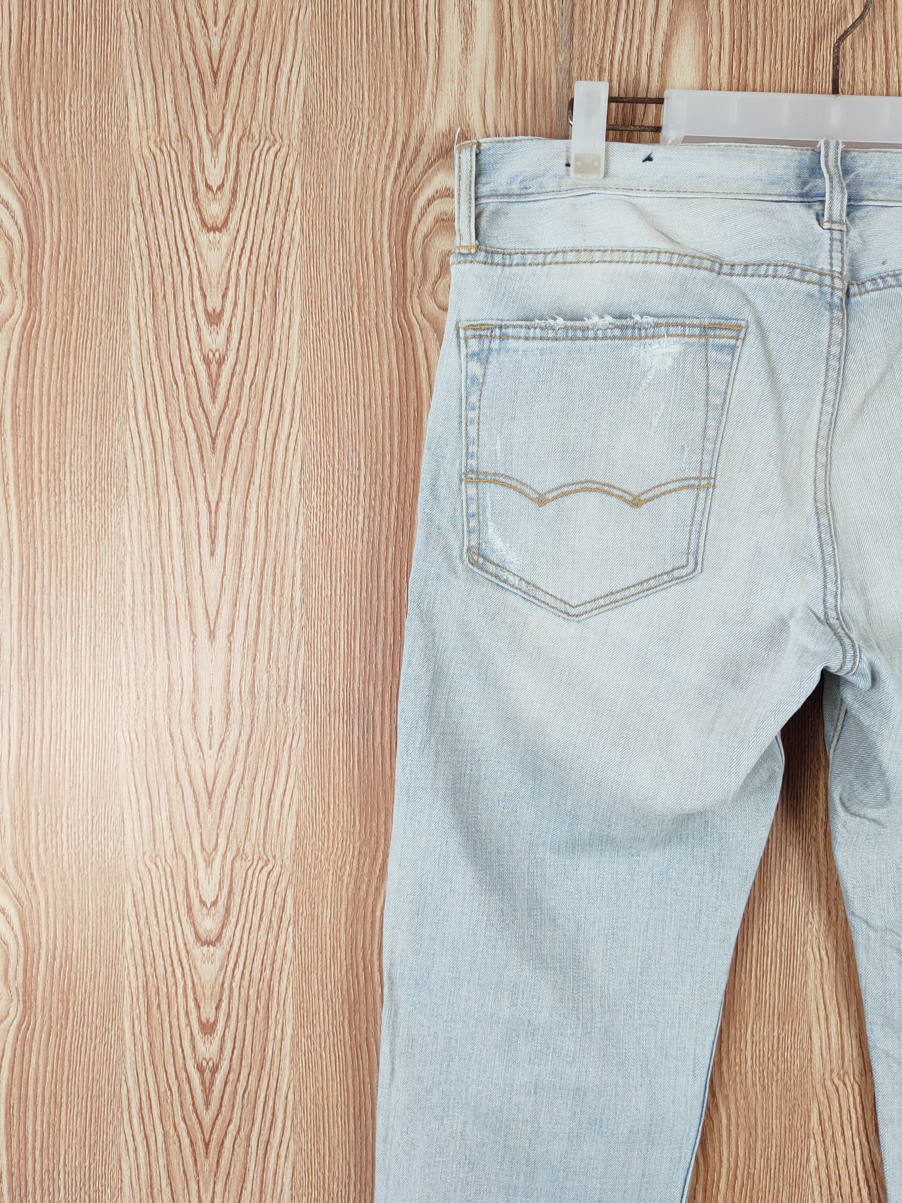 American Eagle Outfitters Vintage Blue Faded Distressed Ripped Jeans #W779 Size US 35 - 8 Thumbnail