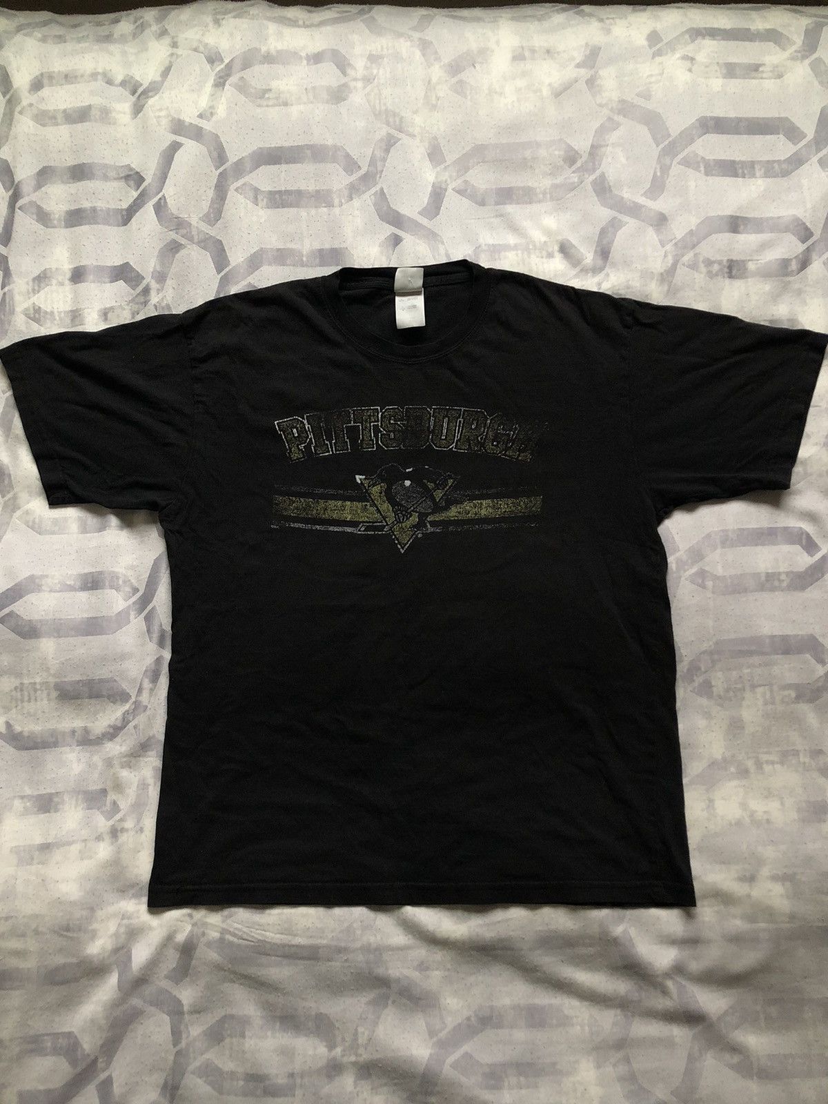 Vintage Vintage Pittsburgh Penguins T Shirt Rare 2000s NHL Faded Size US L / EU 52-54 / 3 - 1 Thumbnail