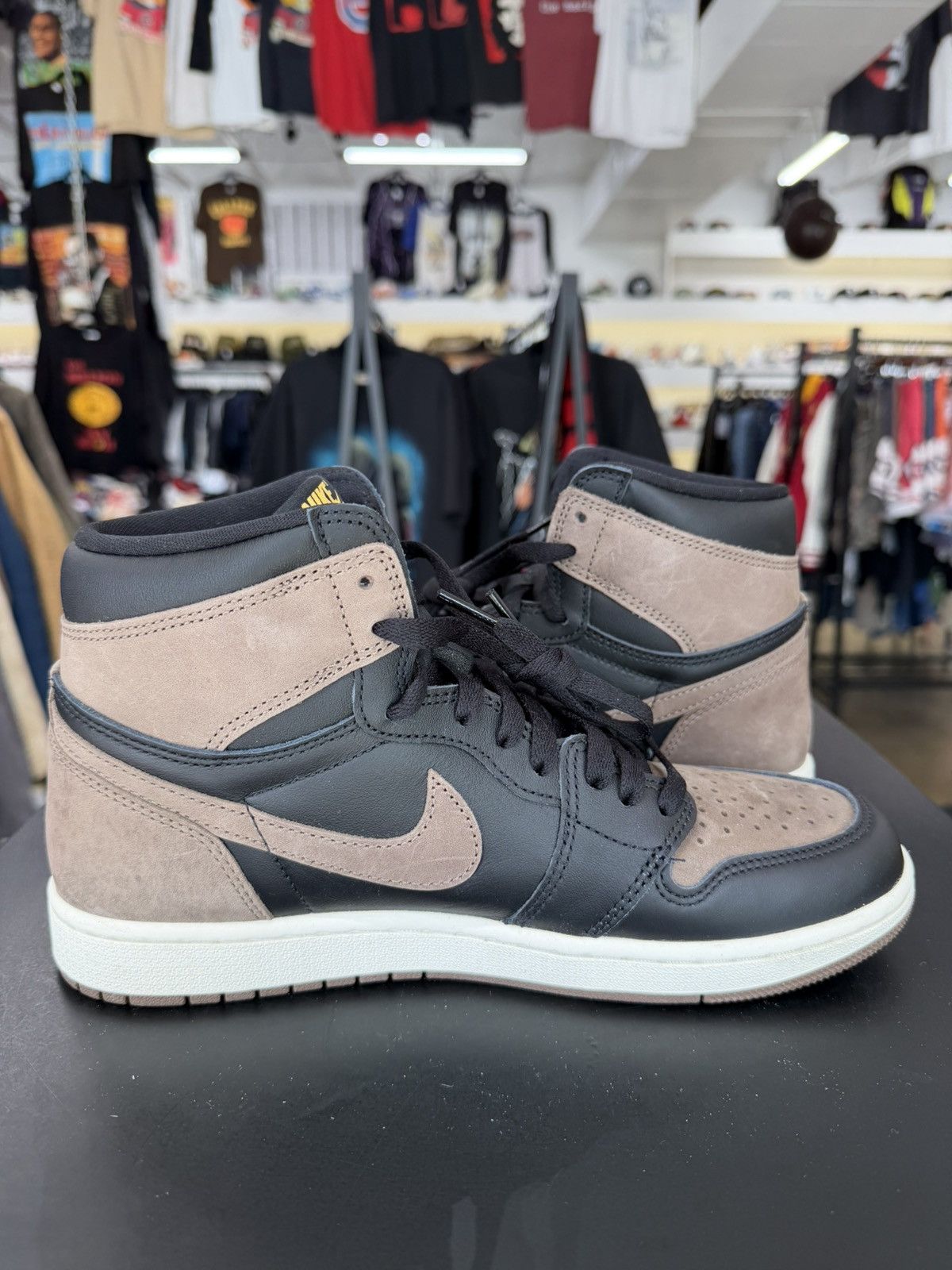 Jordan Brand Air Jordan 1 High Palomino Size 9 (2023) Size US 9 / EU 42 - 3 Thumbnail
