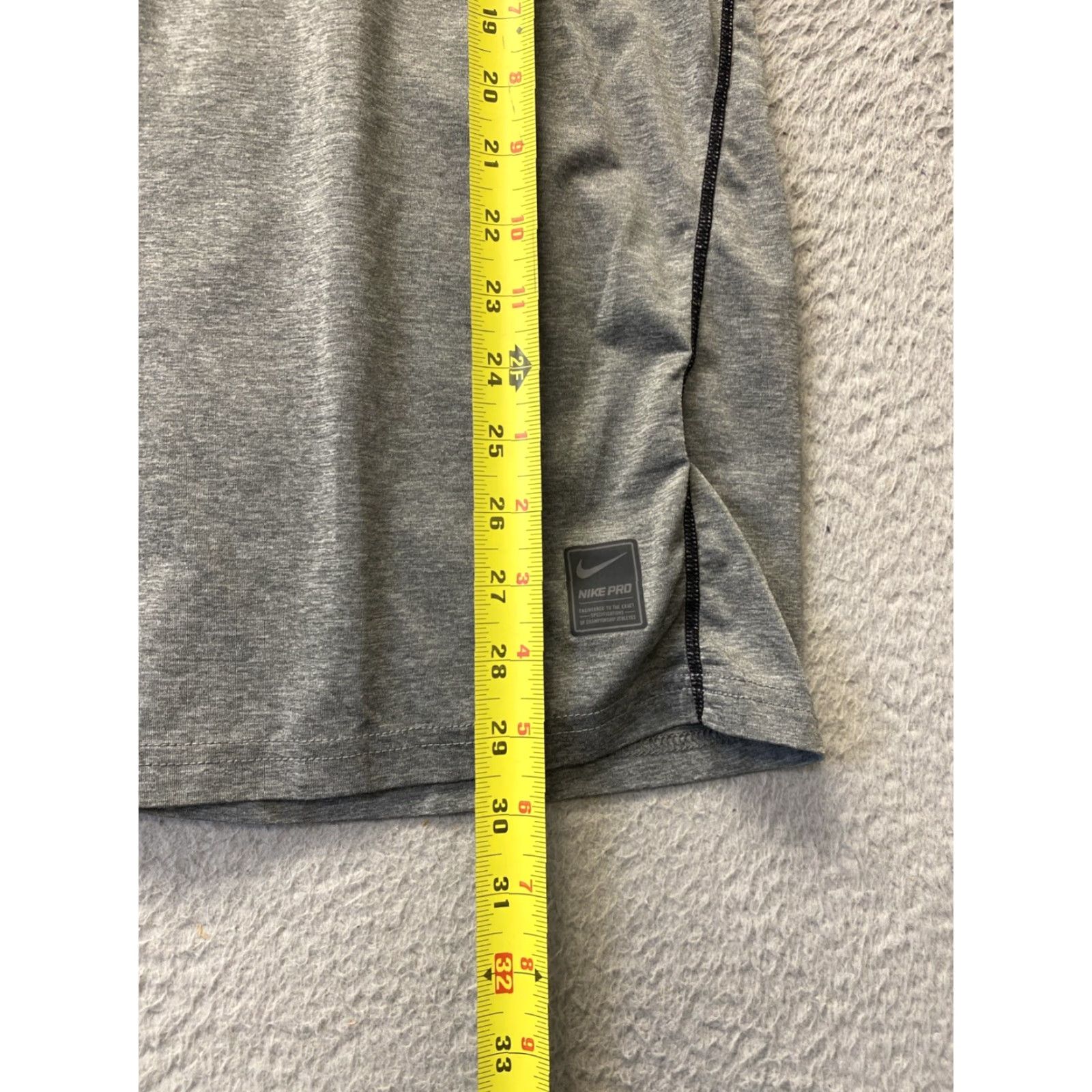 Nike Nike Pro Dri-Fit T-Shirt Men Large Gray Athletic Training Shortsleeve Crew Neck Logo Swoosh Size US L / EU 52-54 / 3 - 6 Thumbnail