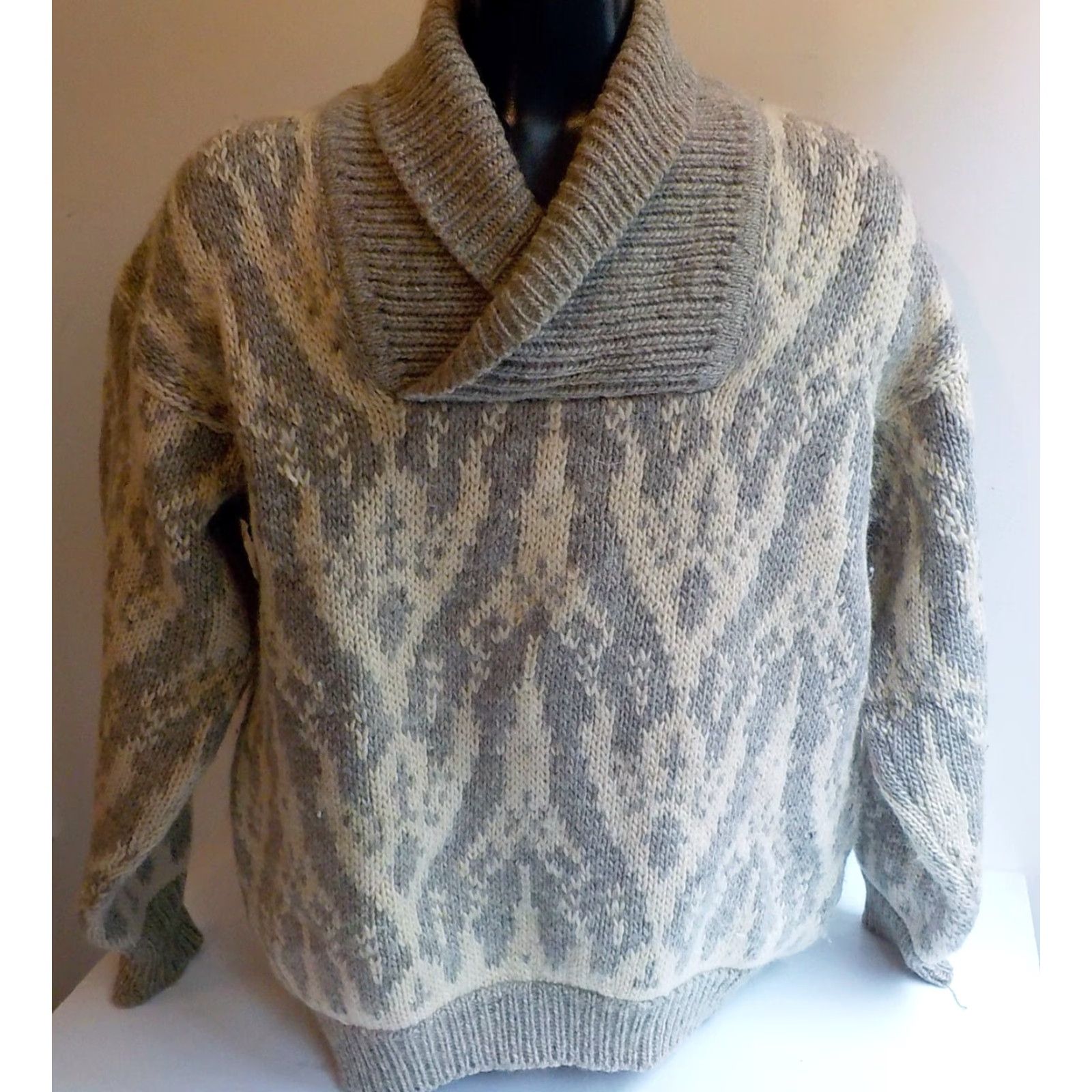 Vintage VINTAGE Gaeltarra Shawl Collar Pullover Sweater 100% Pure Wool Gray/Ivory Sz 46 Mens Size US XXL / EU 58 / 5 - 2 Thumbnail