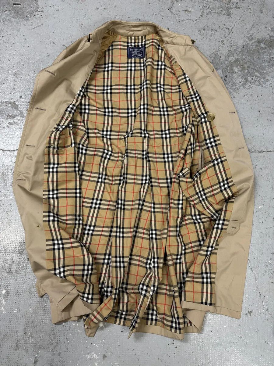 Burberry 1990s Burberry Beige Tartan Trench Coat Size US L / EU 52-54 / 3 - 2 Thumbnail