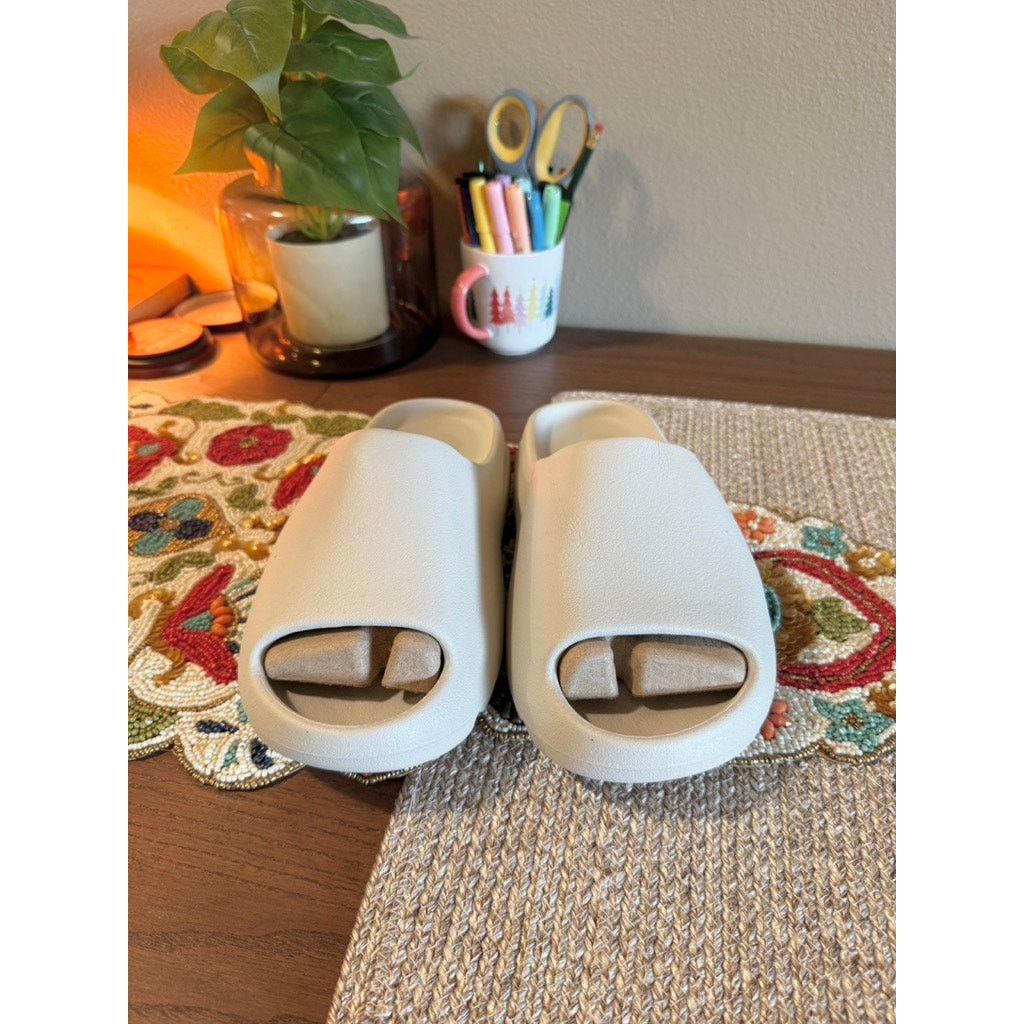 Yeezy YZY YS-01 Cream Yeezy Slides Pure Size US 8 / EU 41 - 3 Thumbnail