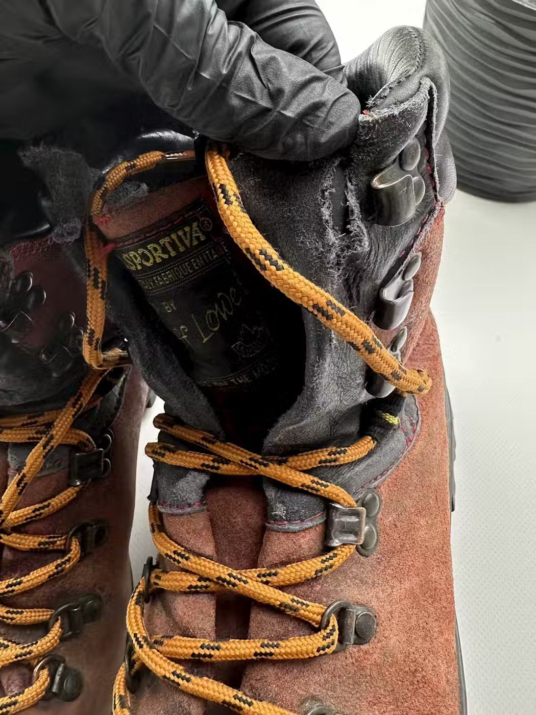 Vintage LaSportiva Hiking Vintage Boots (34) Size US 8 / EU 41 - 9 Thumbnail