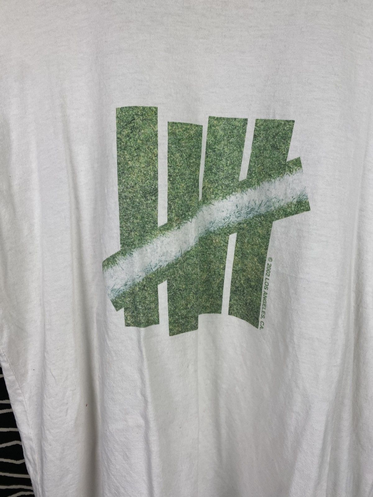 Undefeated × Vintage Vintage Undefeated Logo Grass Tshirt Size US L / EU 52-54 / 3 - 3 Thumbnail