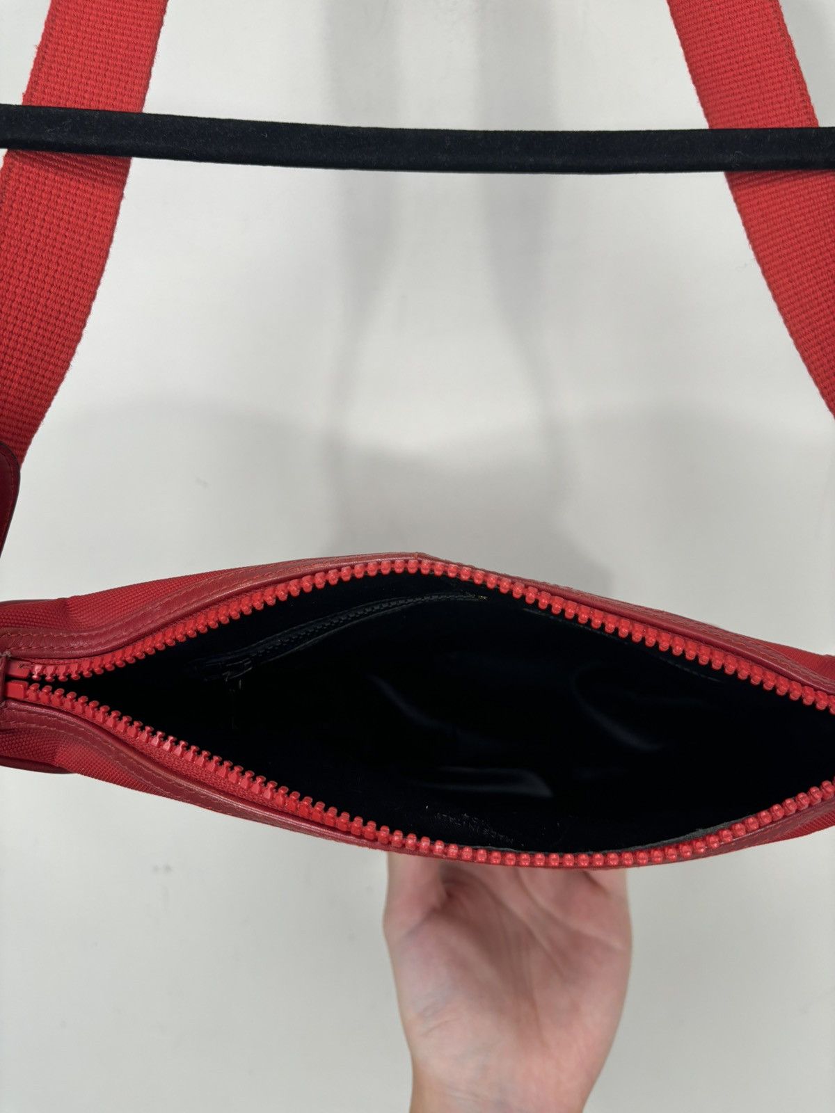 Celine Vintage Celine MO4 Red Fabric Minimalist Rare Shoulder Bag Size ONE SIZE - 18 Thumbnail
