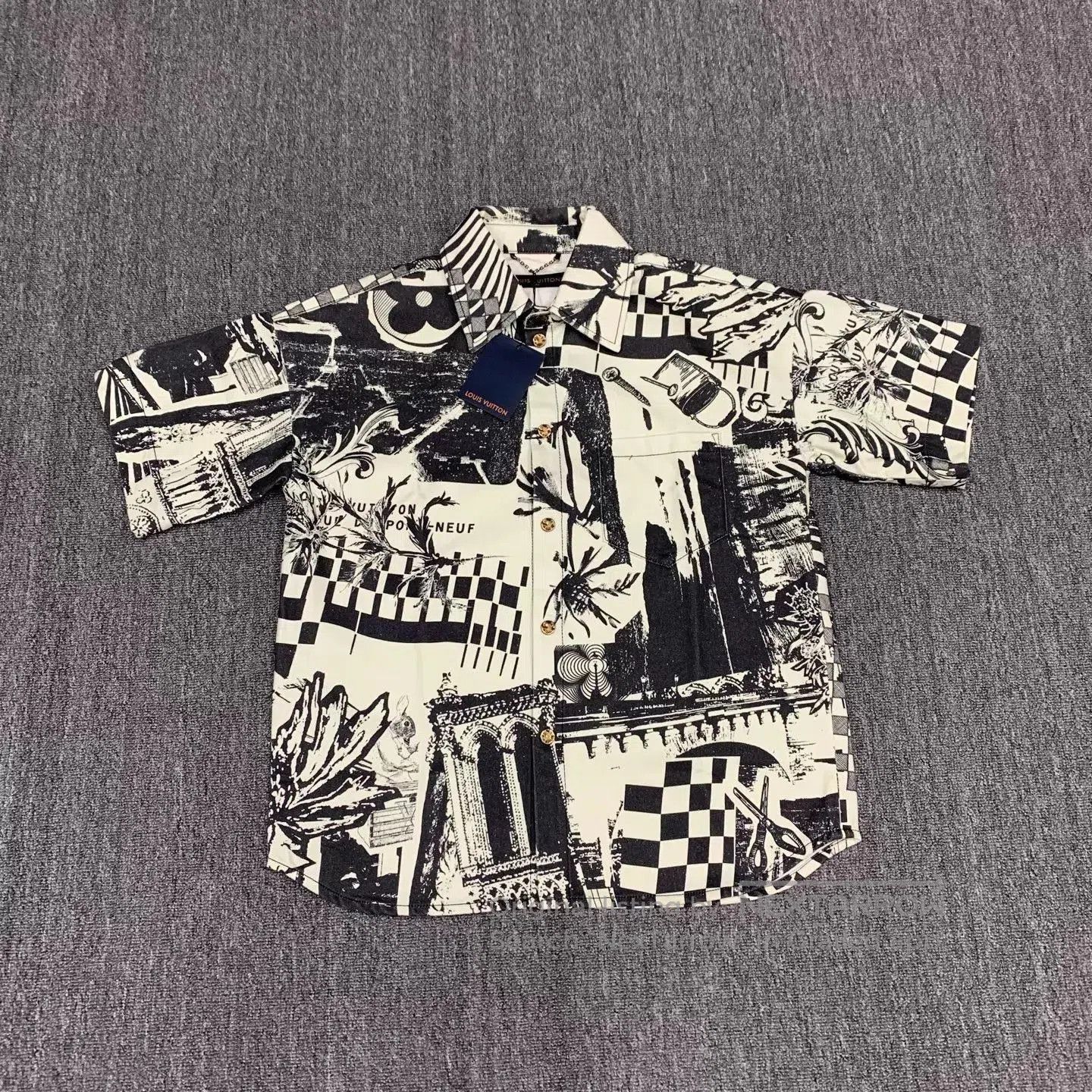 Louis Vuitton Multi-Print Short Sleeve Button-Up Shirt. Size US XS / EU 42 / 0 - 1 Thumbnail