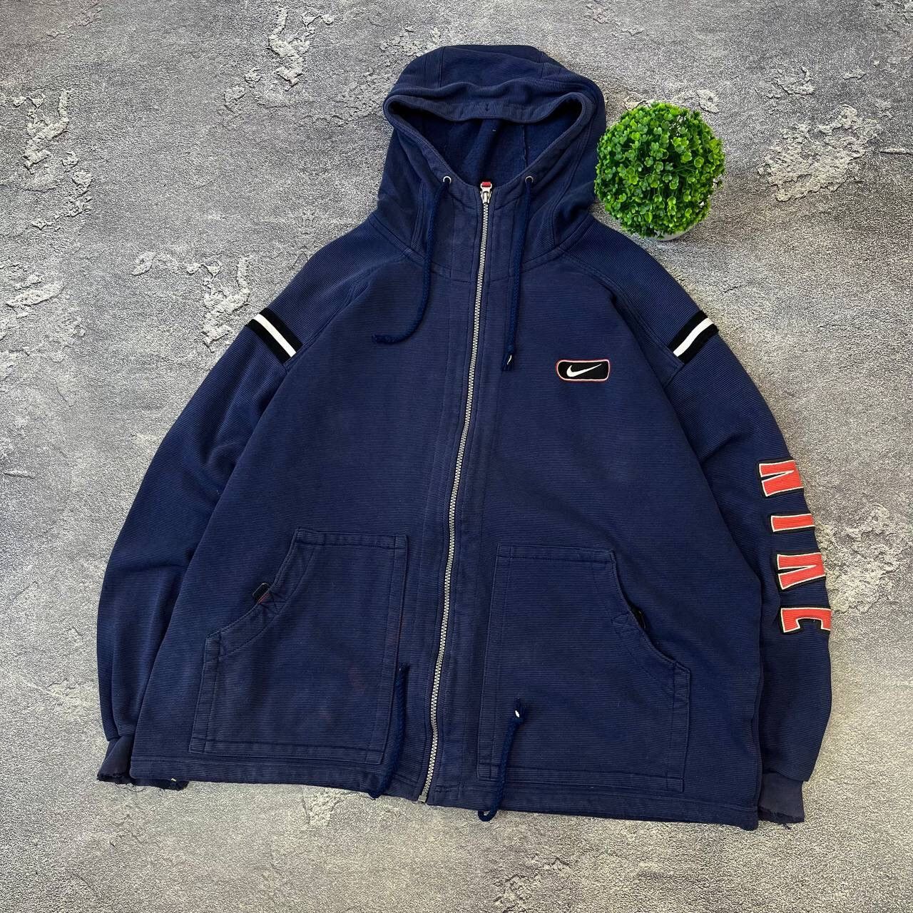 Nike Vintage Nike 90s Big Logo Distressed Zip-Hoodie Mens Size XL Size US XL / EU 56 / 4 - 21 Thumbnail