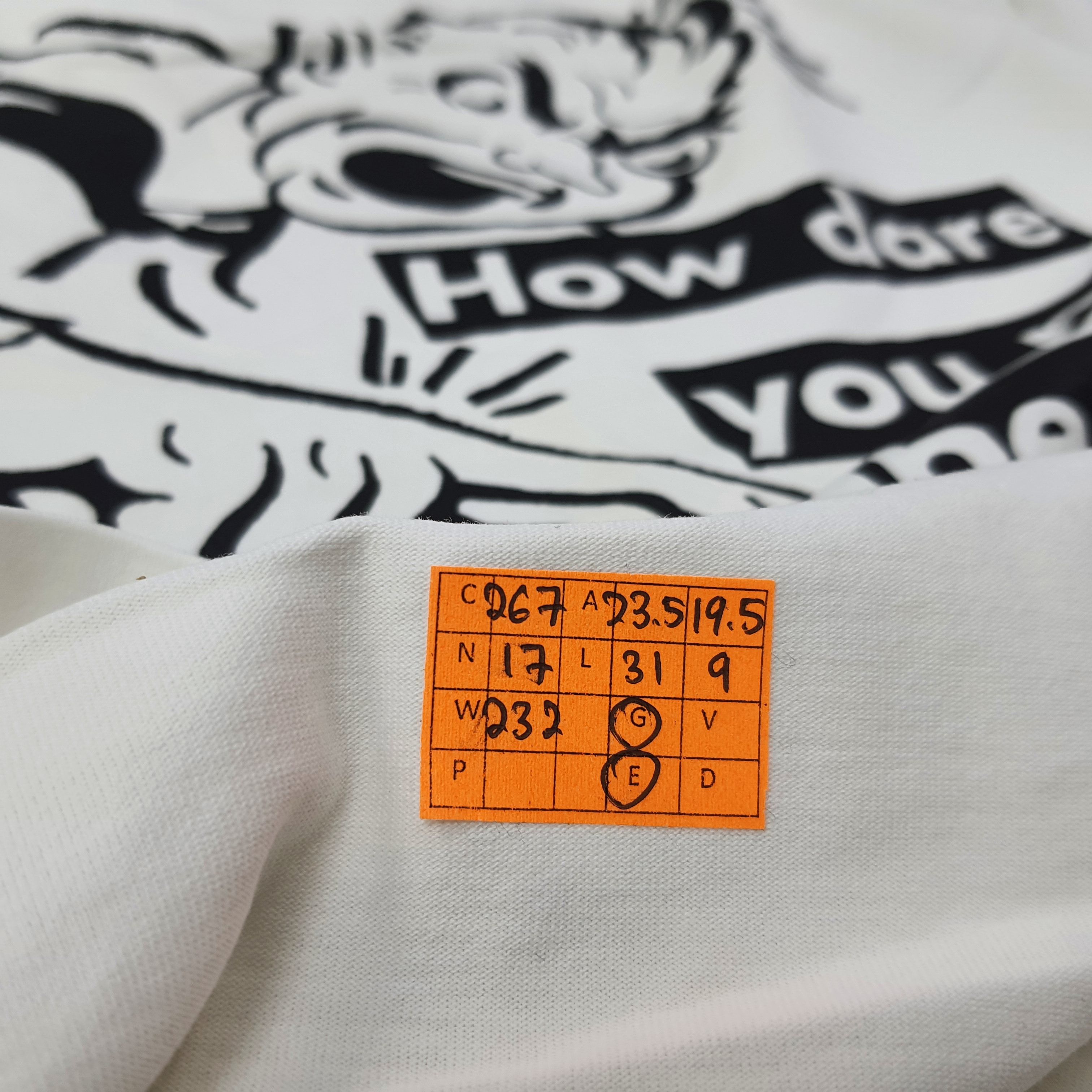 Barbara Kruger Vintage Barbara Kruger Streetwear Tshirt C267N17 Size US XL / EU 56 / 4 - 12 Thumbnail