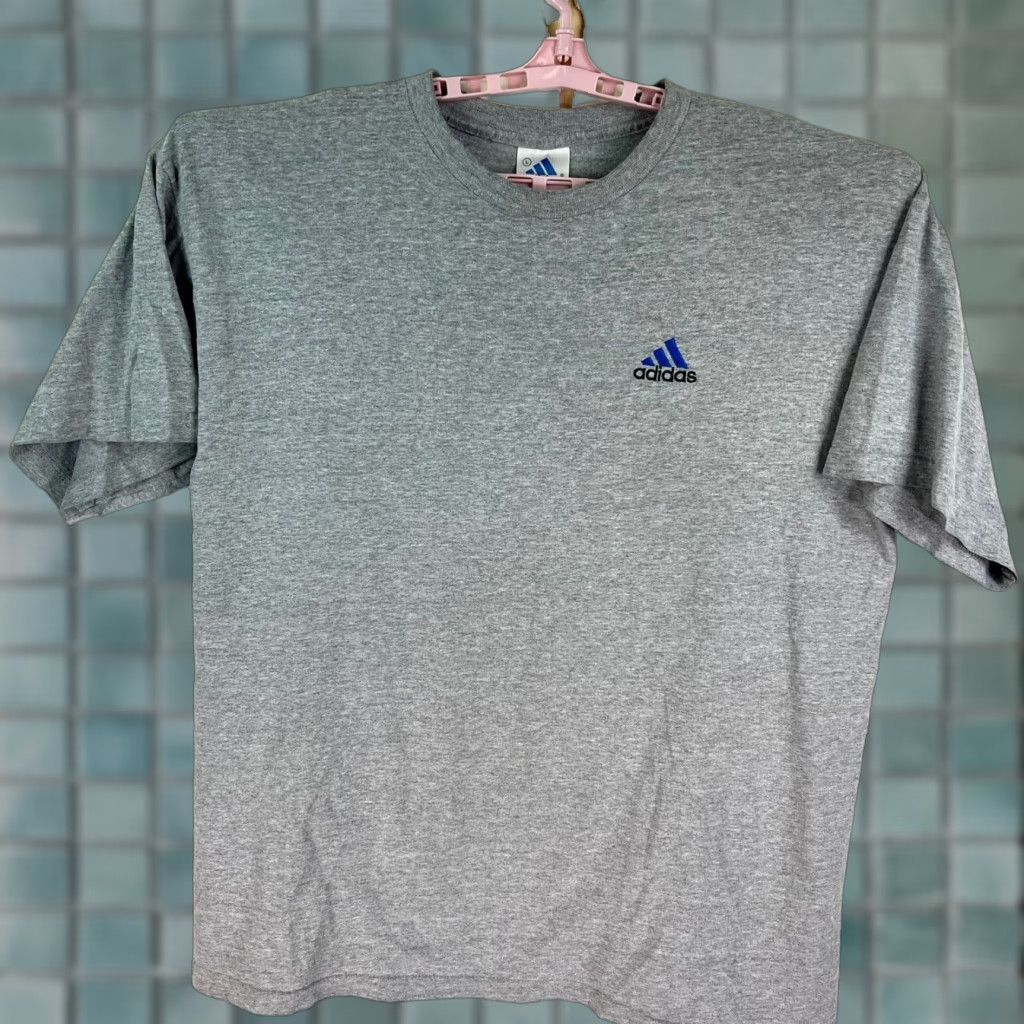 Adidas VINTAGE adidas White Label Embroidered T Shirt Mens Size L Gray Short Sleeve Size US L / EU 52-54 / 3 - 1 Thumbnail