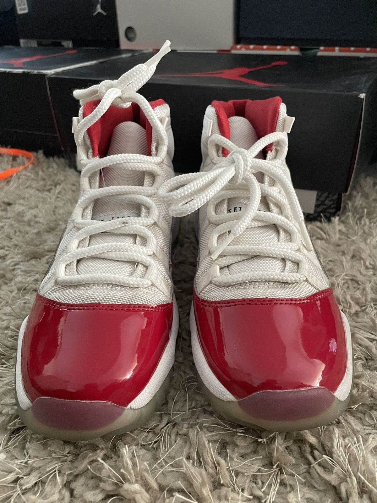 Jordan Brand Jordan 11 Cherry GS Size US 7 / EU 40 - 4 Thumbnail