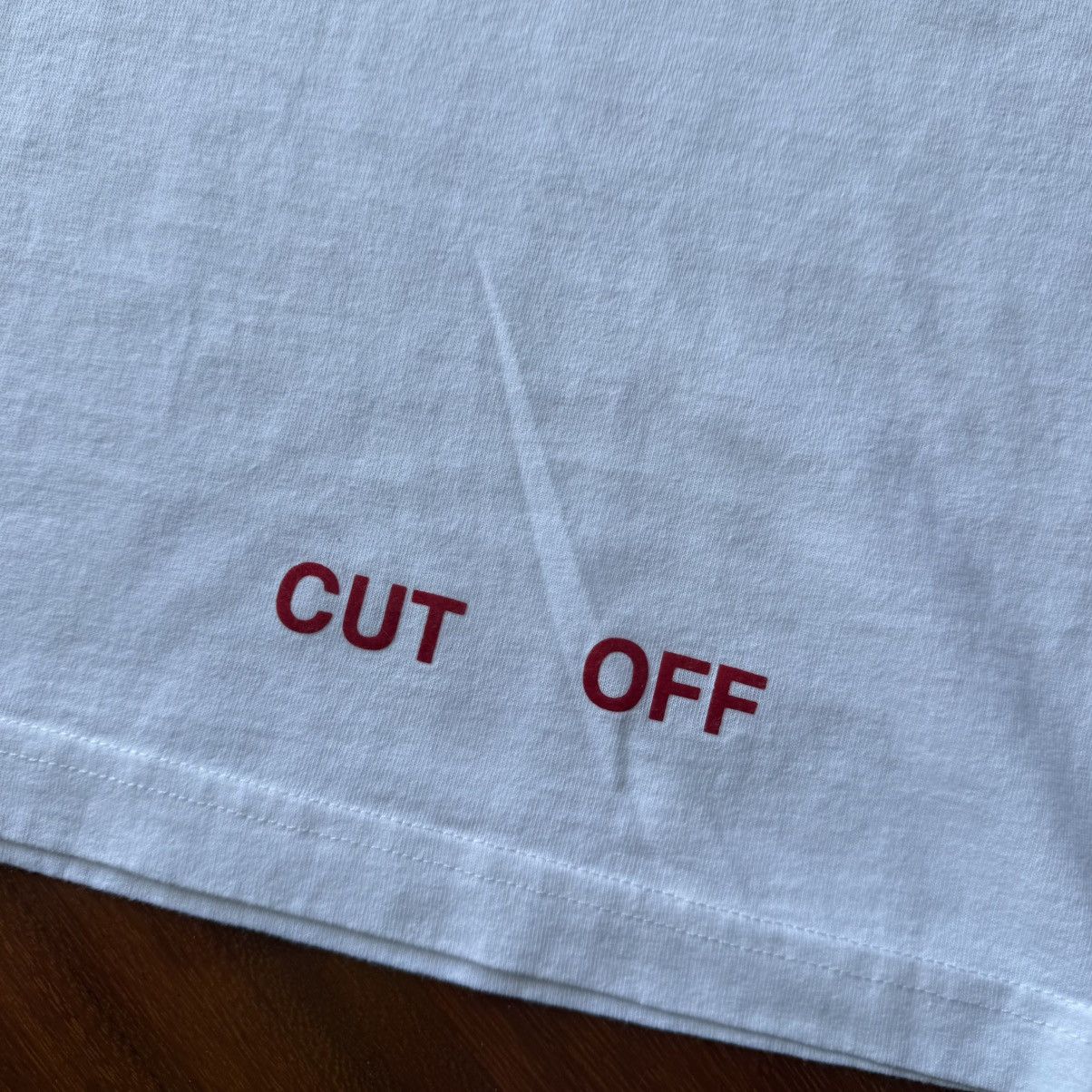 Off-White Off-White silver white tape baggy tee size XL Size US XL / EU 56 / 4 - 4 Thumbnail