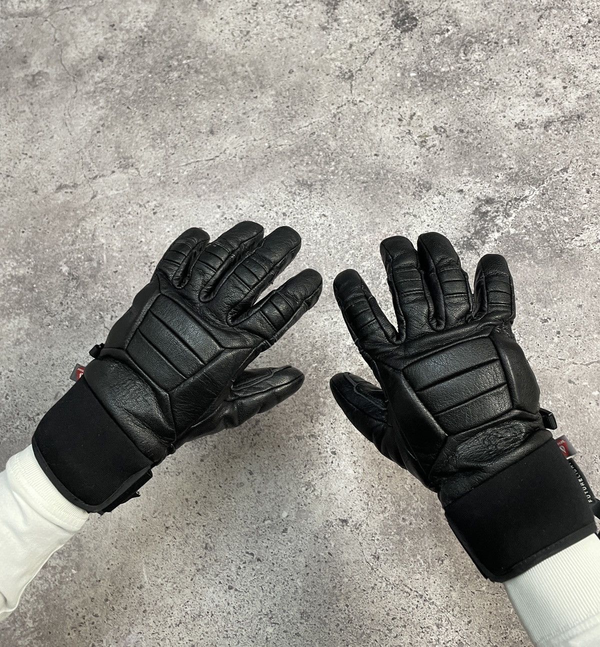 Designer Vintage The North Face Moto Gloves FutureLight Size M Size 32 - 1 Thumbnail