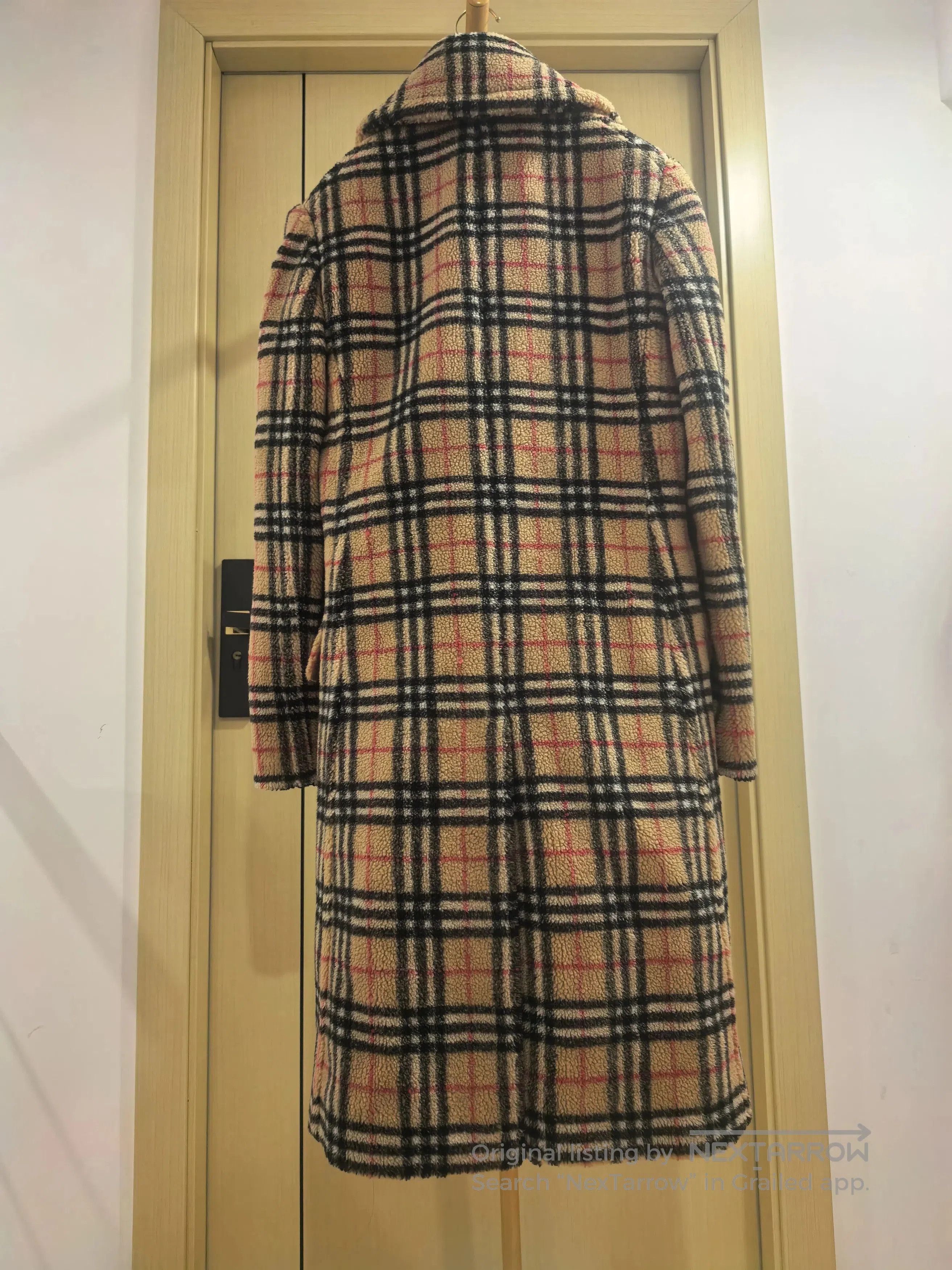 Burberry Burberry Double-Breasted Check Coat. Size M / US 6-8 / IT 42-44 - 2 Thumbnail