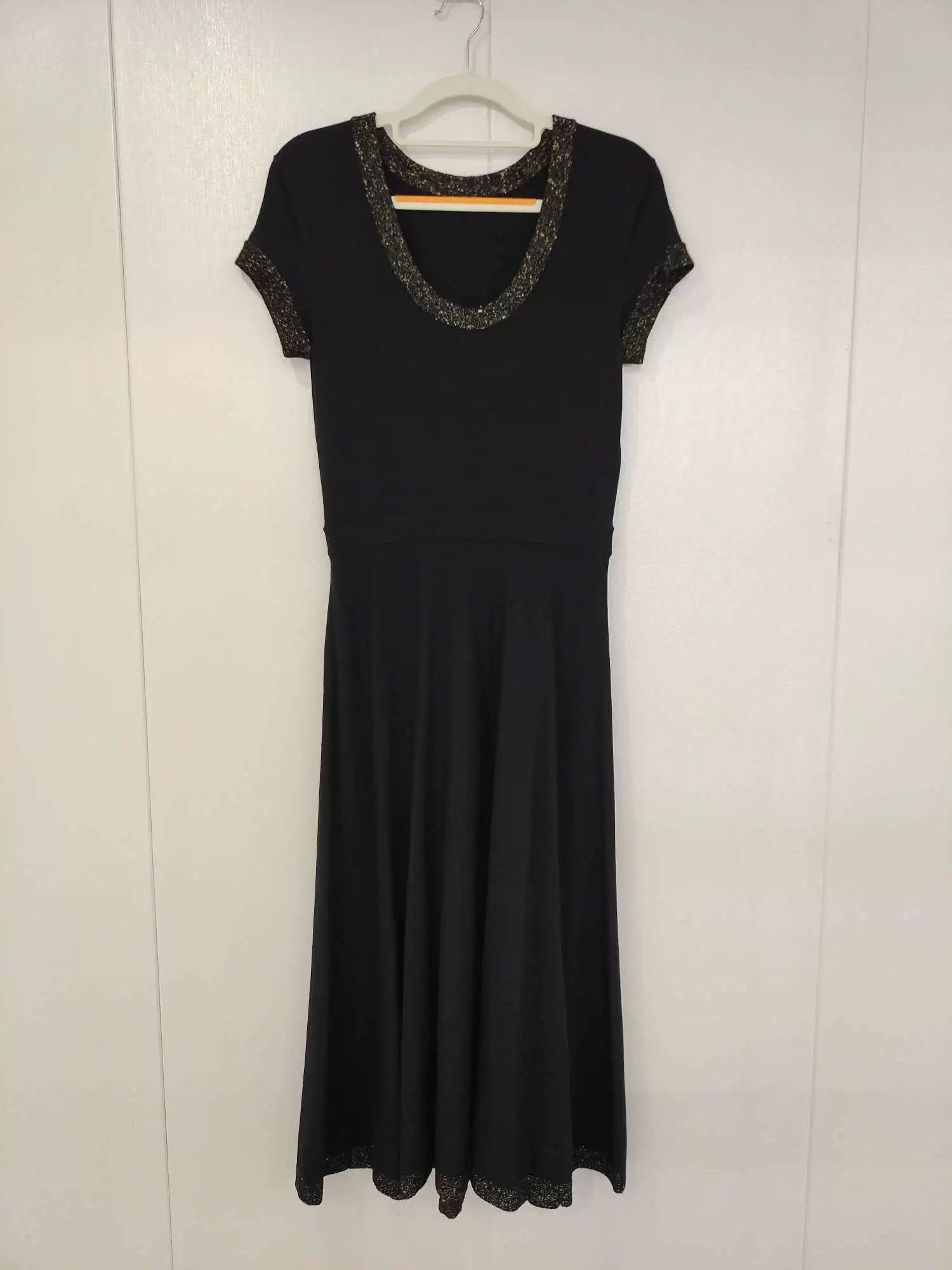 Chanel Chanel Black Used Dress - dmc Size US 38 / EU 54 - 1 Thumbnail