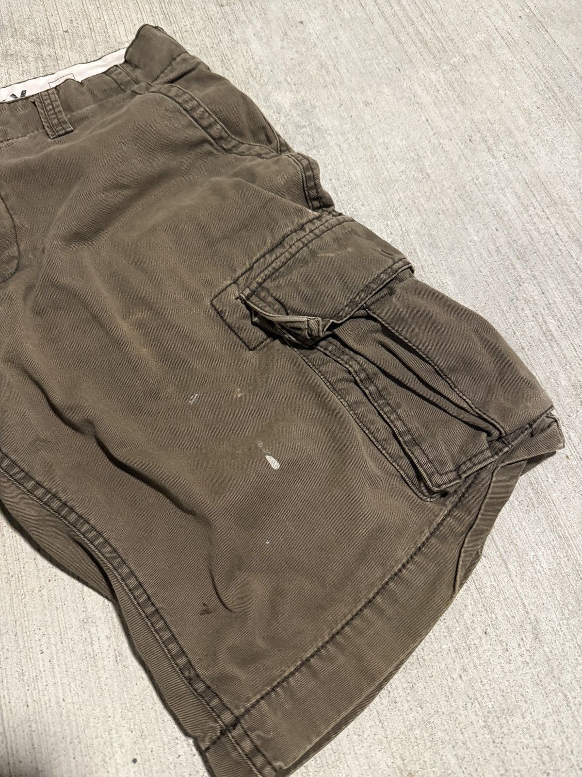 Old Navy Vintage brown cargo shorts Size US 33 - 3 Thumbnail