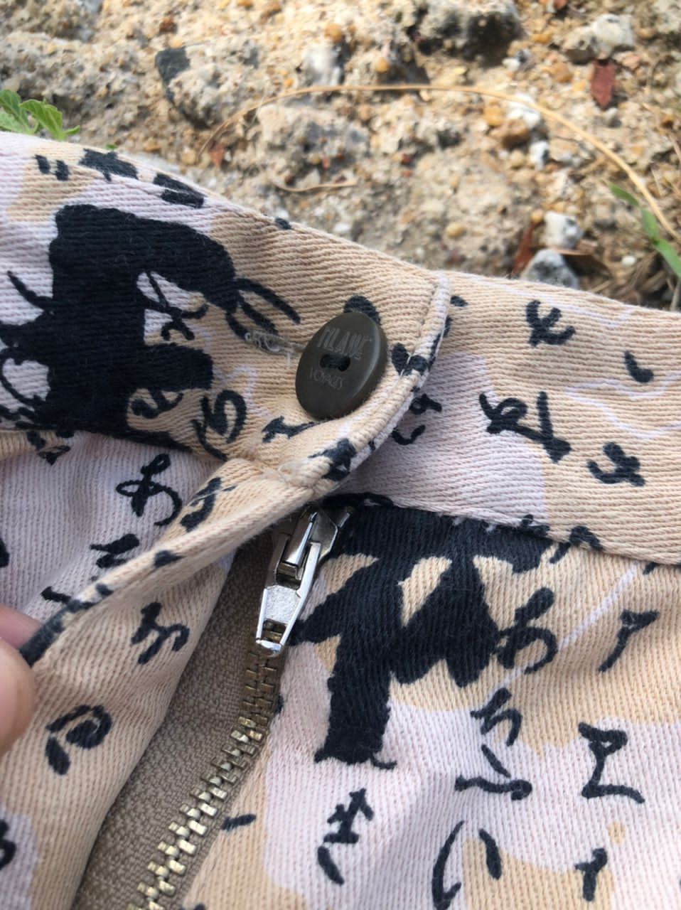 Alviero Martini × Vintage Vintage Alviero Martini FullPrint Pants Japan Art Word Size US 30 / EU 46 - 7 Thumbnail
