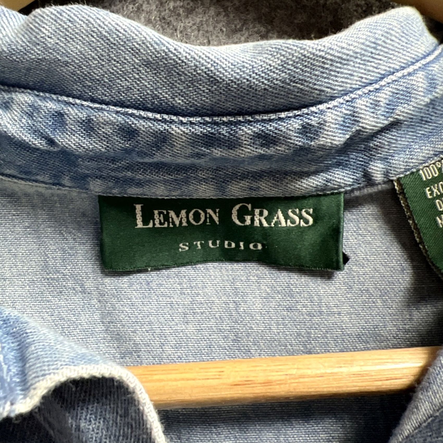 Vintage Lemon Grass Denim Shirt Women L Blue Animal Print Wood Beads Button-Up Short Sleeve Casual Travel 100% Cotton Denim Embroidered Solid Collared Size L / US 10 / IT 46 - 4 Thumbnail