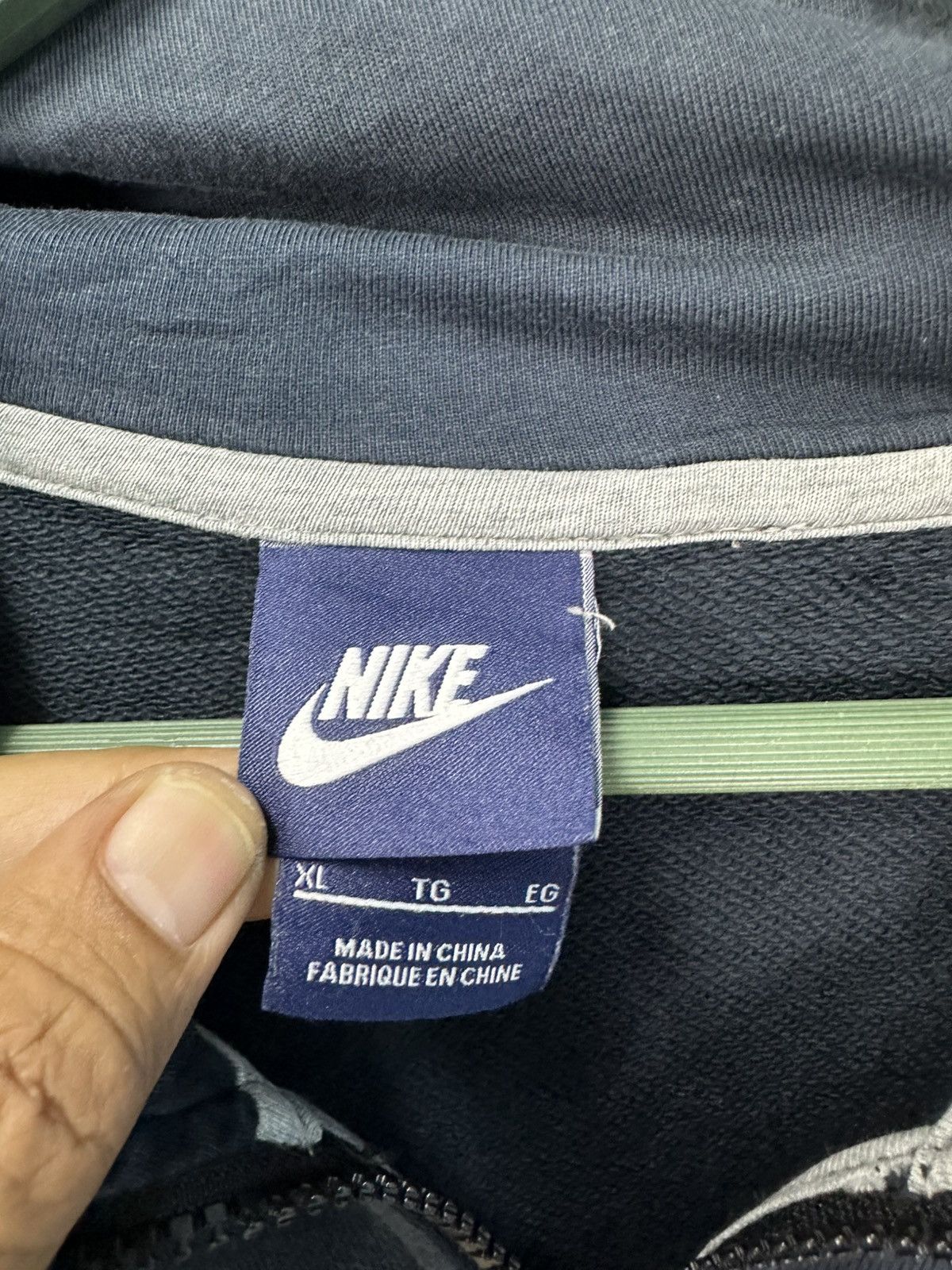 Nike Nike Small Swoosh Sun Faded Zipper Y2k Hoodie Z315 Size US L / EU 52-54 / 3 - 11 Thumbnail