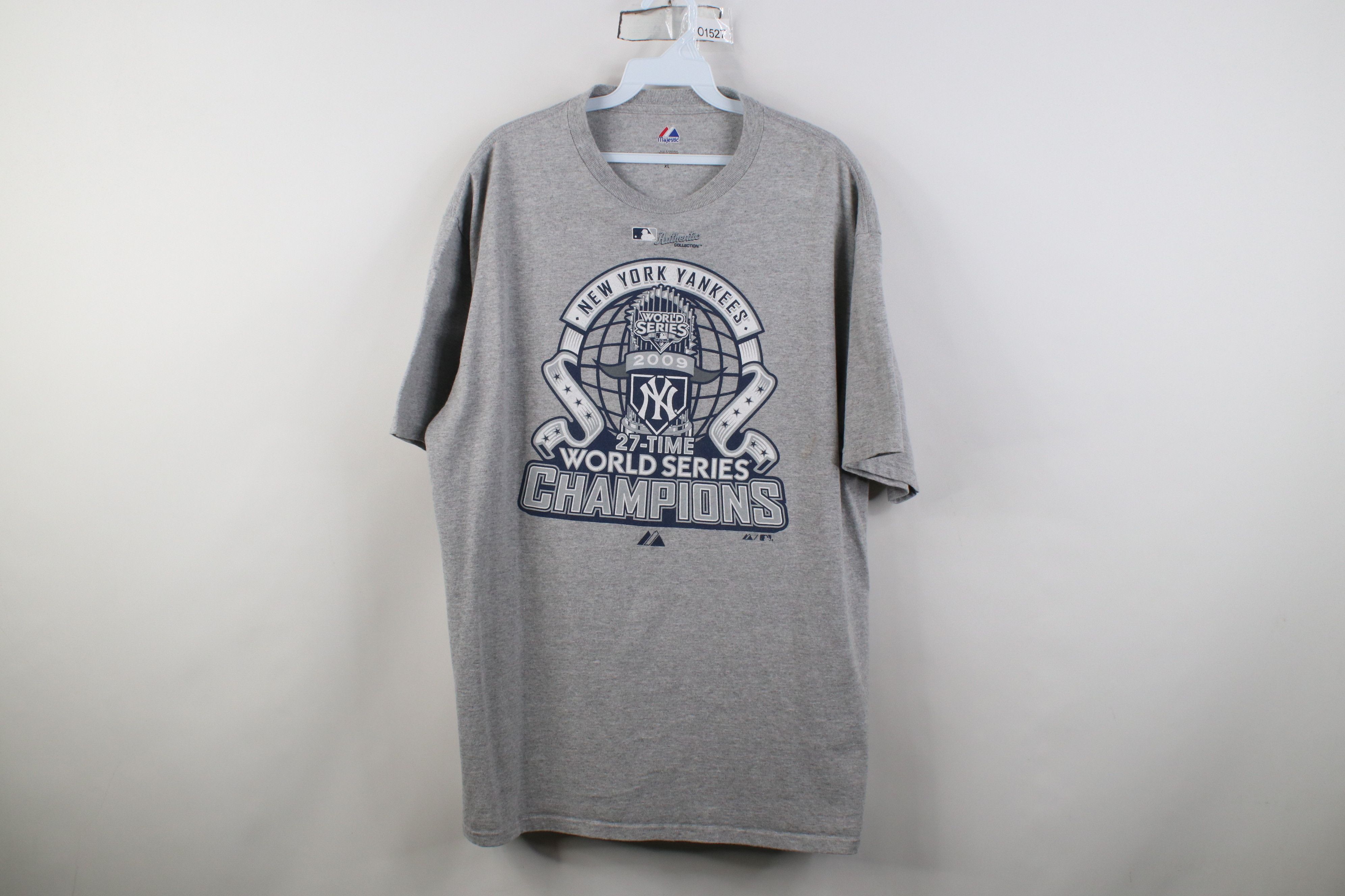 Majestic Y2K Majestic Series New York Yankees Baseball T-Shirt Gray Size US XL / EU 56 / 4 - 1 Thumbnail