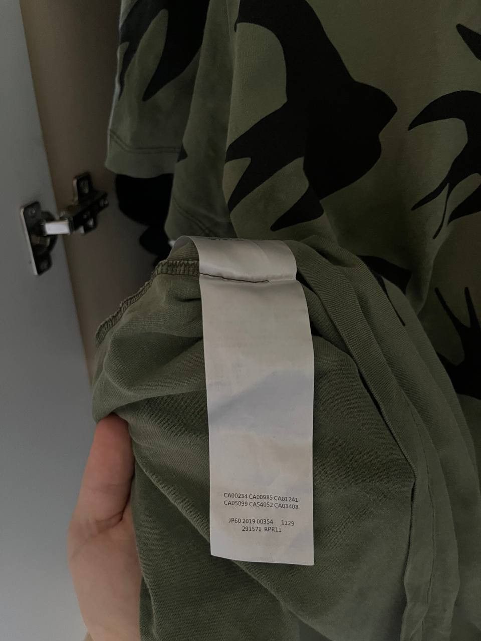 Alexander McQueen Rare Alexander McQueen Swallows Tee Size US L / EU 52-54 / 3 - 8 Thumbnail