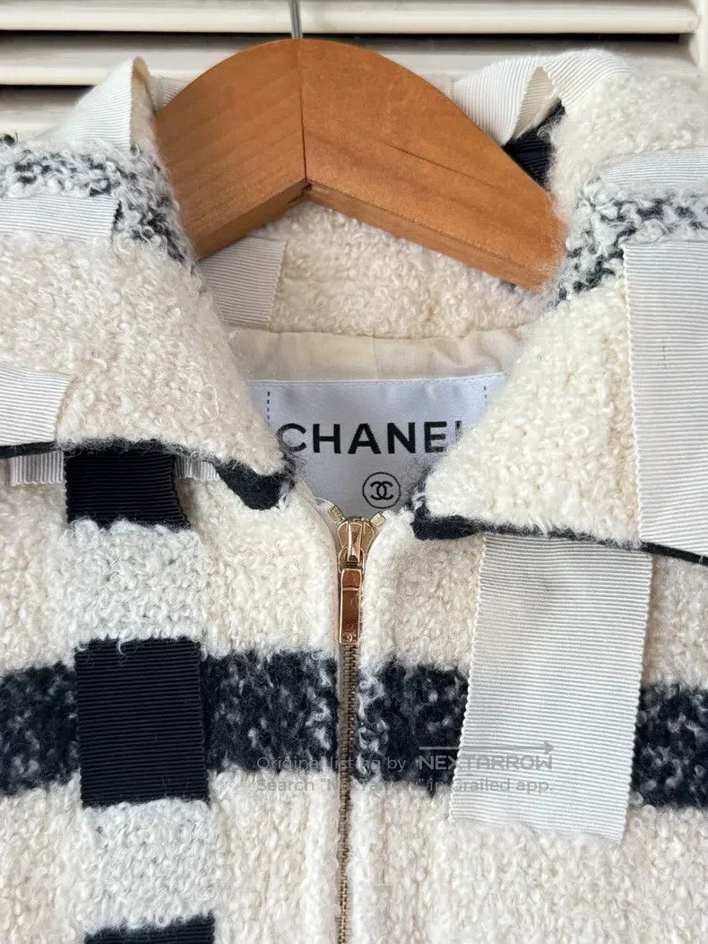 Chanel Chanel Black and white plaid fur coat Size XS / US 0-2 / IT 36-38 - 4 Thumbnail