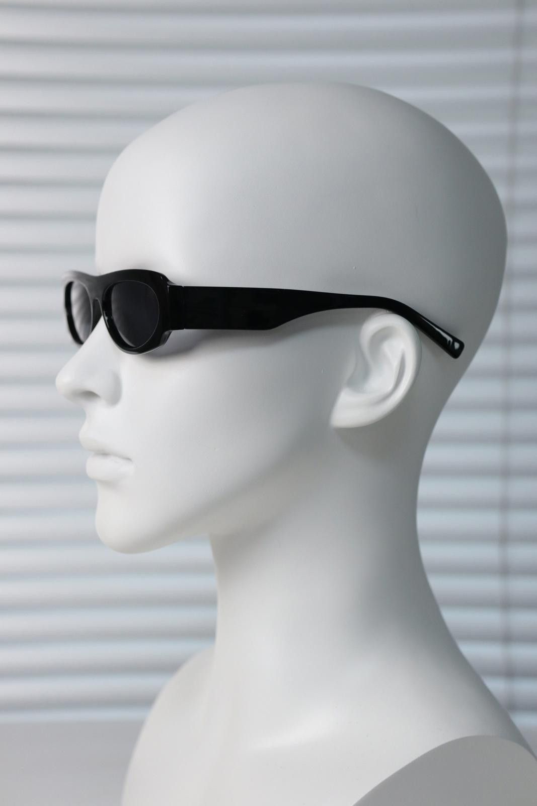 Japanese Brand Vtg Avant Garde Y2K Black Rectangle Sunglasses Unisex OS Size ONE SIZE - 6 Thumbnail