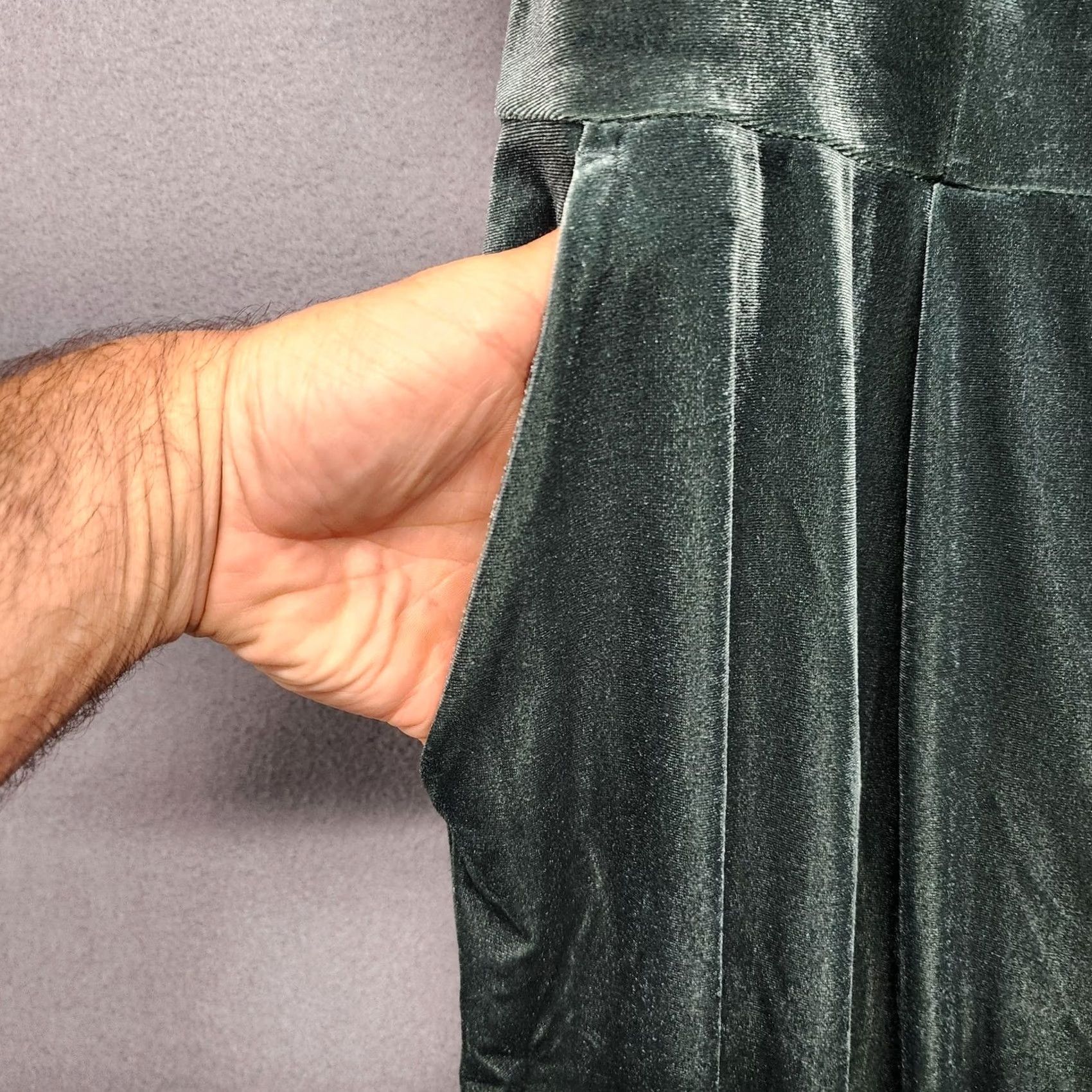 Old Navy Old Navy Jumpsuit Womens 2XL Petite Dark Green Velvet Wide Leg Pockets Stretch Size 40" / US 18 - 8 Thumbnail