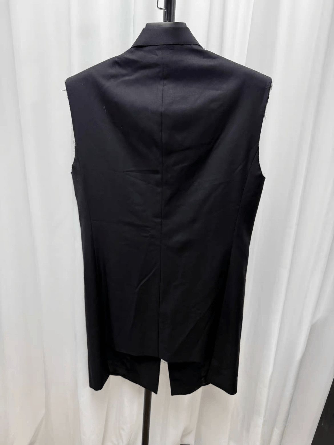 Maison Margiela Sz 48 Maison Margiela Distressed Vest-2507 Size US M / EU 48-50 / 2 - 3 Thumbnail