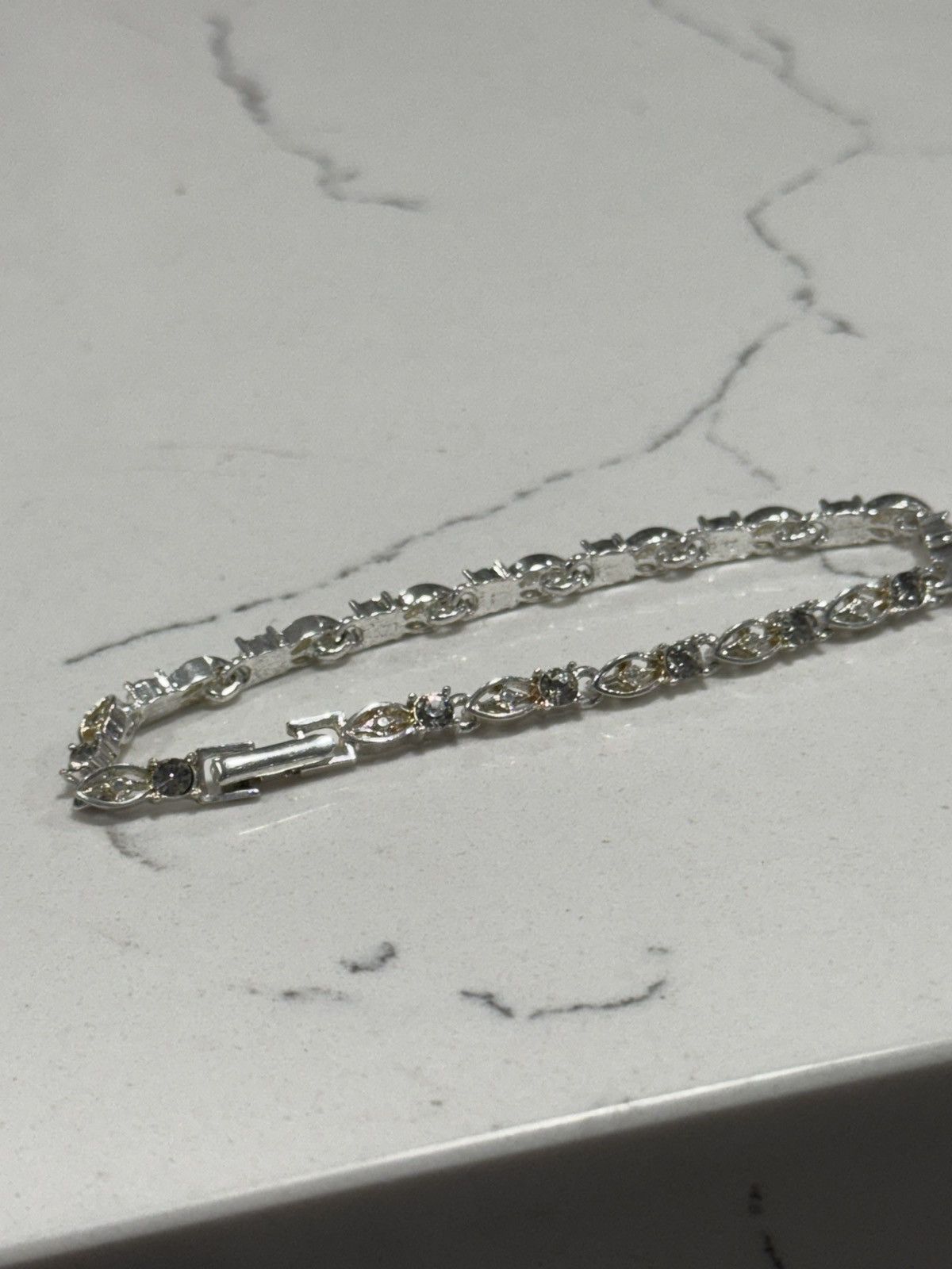 Avon Celli Vintage Avon Bracelet Size ONE SIZE - 4 Thumbnail