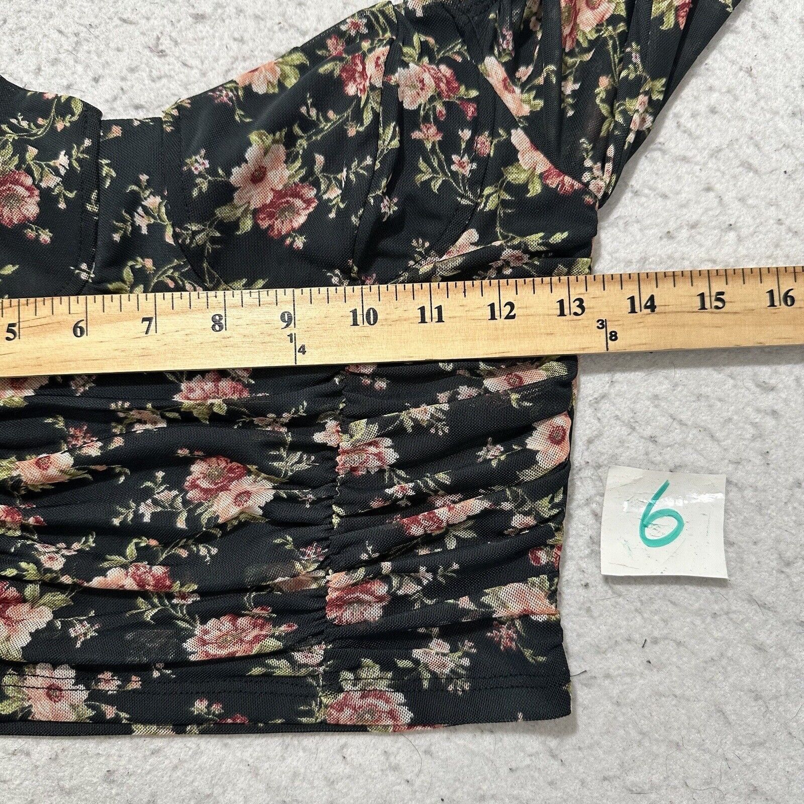 Forever 21 Forever 21 Small Off Shoulder Black Floral Cropped Blouse Size S / US 4 / IT 40 - 6 Thumbnail