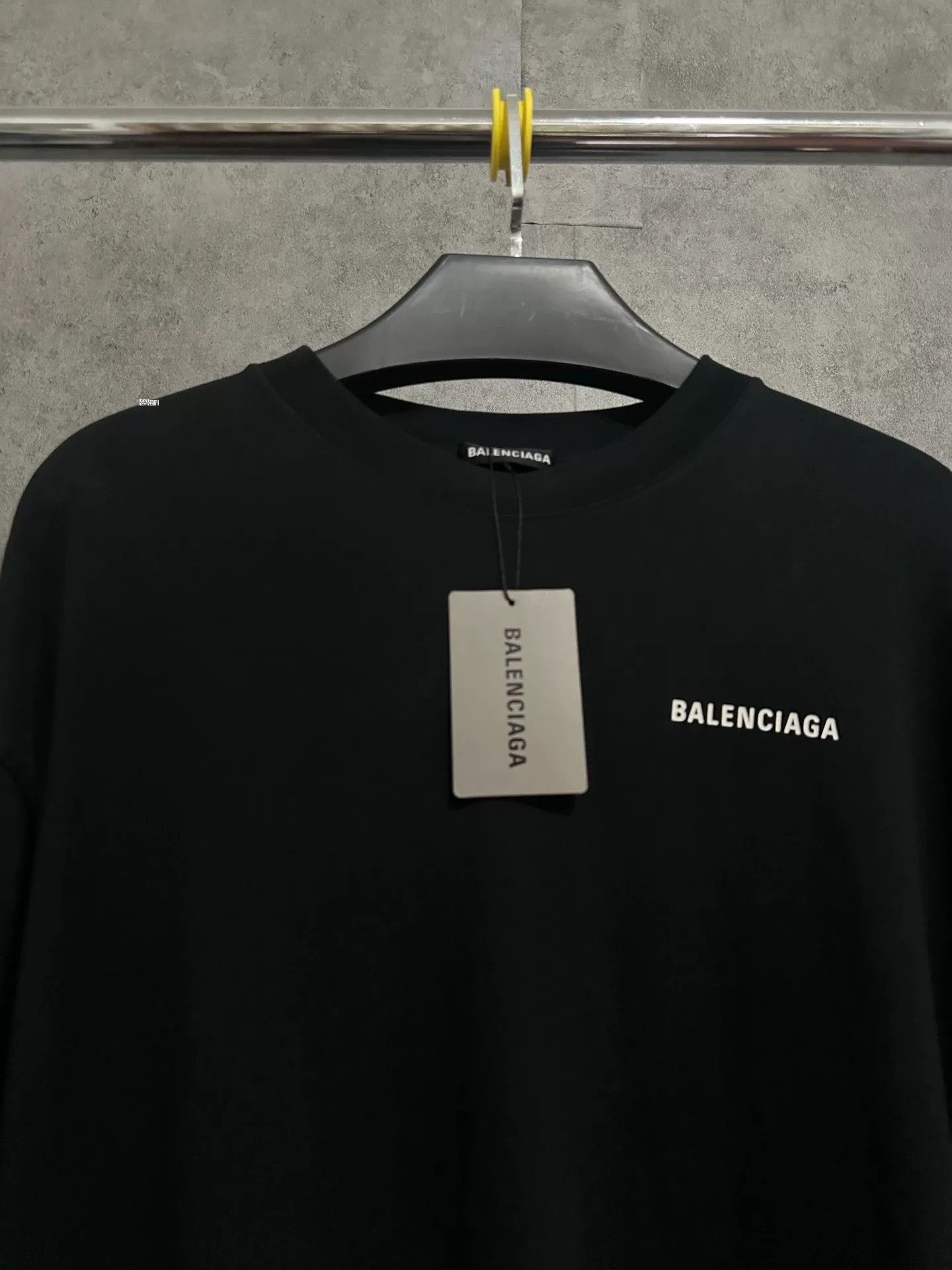 Balenciaga Balenciaga Short-Sleeve Logo Print T-Shirt Size US XL / EU 56 / 4 - 2 Thumbnail