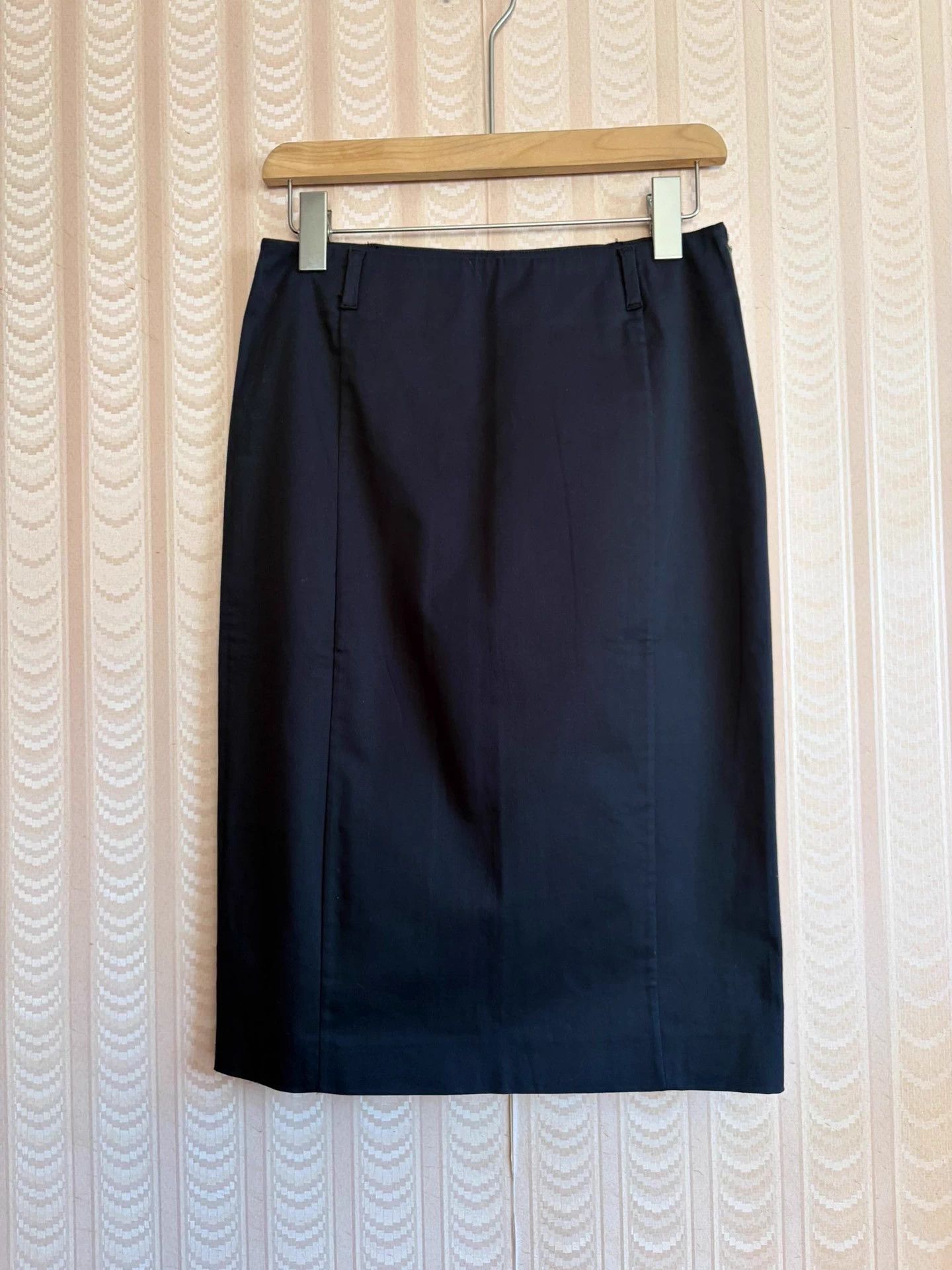Prada Prada Vintage Black Pencil Skirt 42 Size 30" / US 8 / IT 44 - 1 Thumbnail