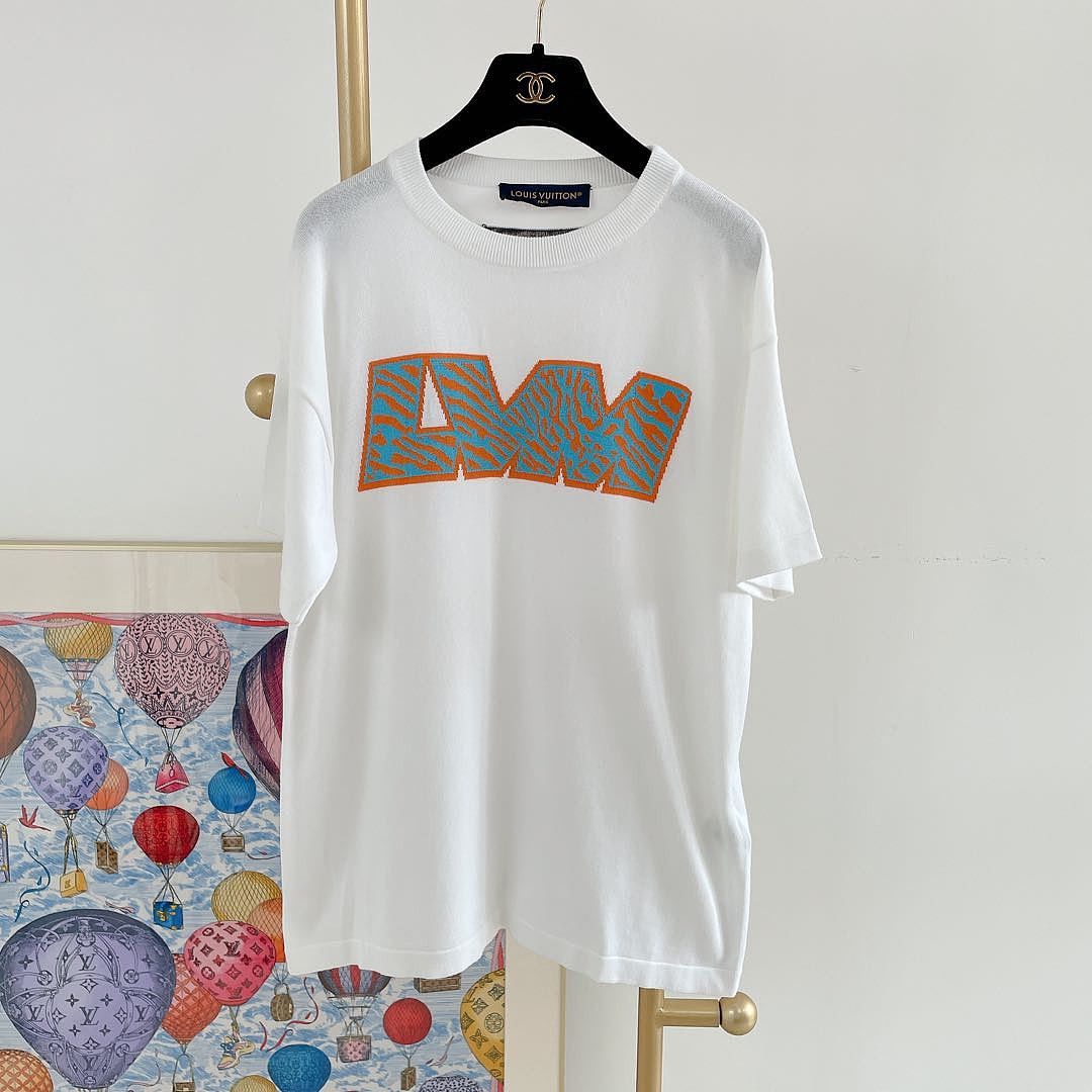 Louis Vuitton Louis Vuitton Logo Graphic T-Shirt Size XS Size US XS / EU 42 / 0 - 1 Thumbnail