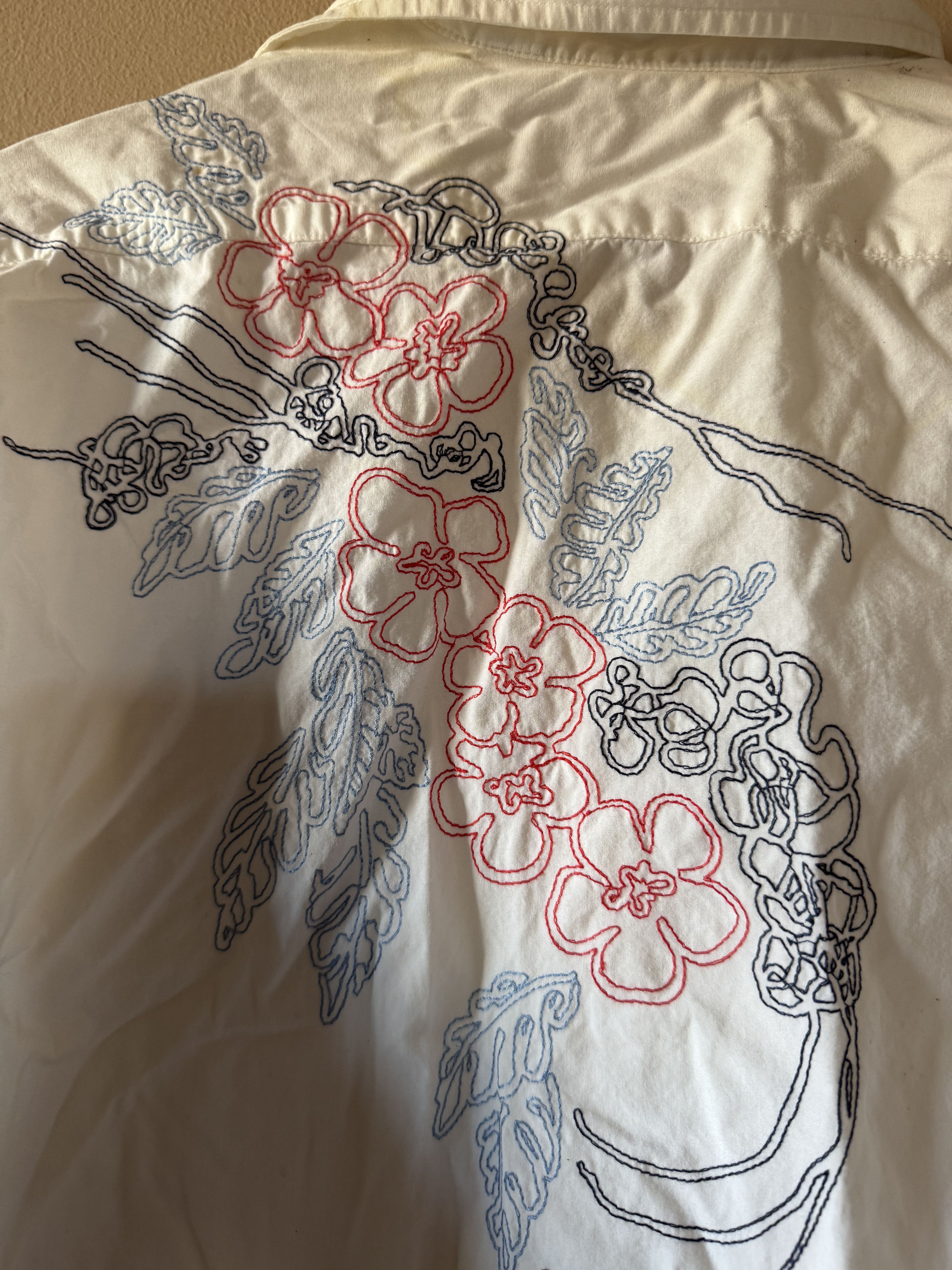 Express White shirt with floral back embroidery Size US S / EU 44-46 / 1 - 2 Thumbnail