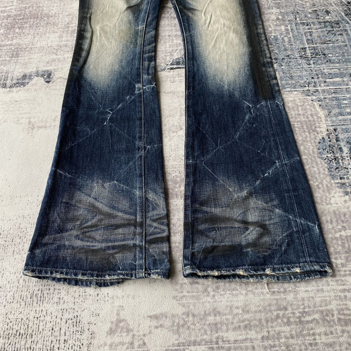 CIVARIZE Civarize Flare Black Wax Denim Jeans Size US 31 - 7 Thumbnail