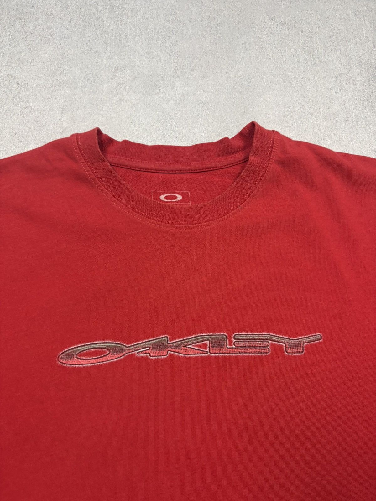 Oakley Oakley Vintage Red Spell Out T Shirt Hype Big Logo Y2K 00s Size US M / EU 48-50 / 2 - 11 Thumbnail