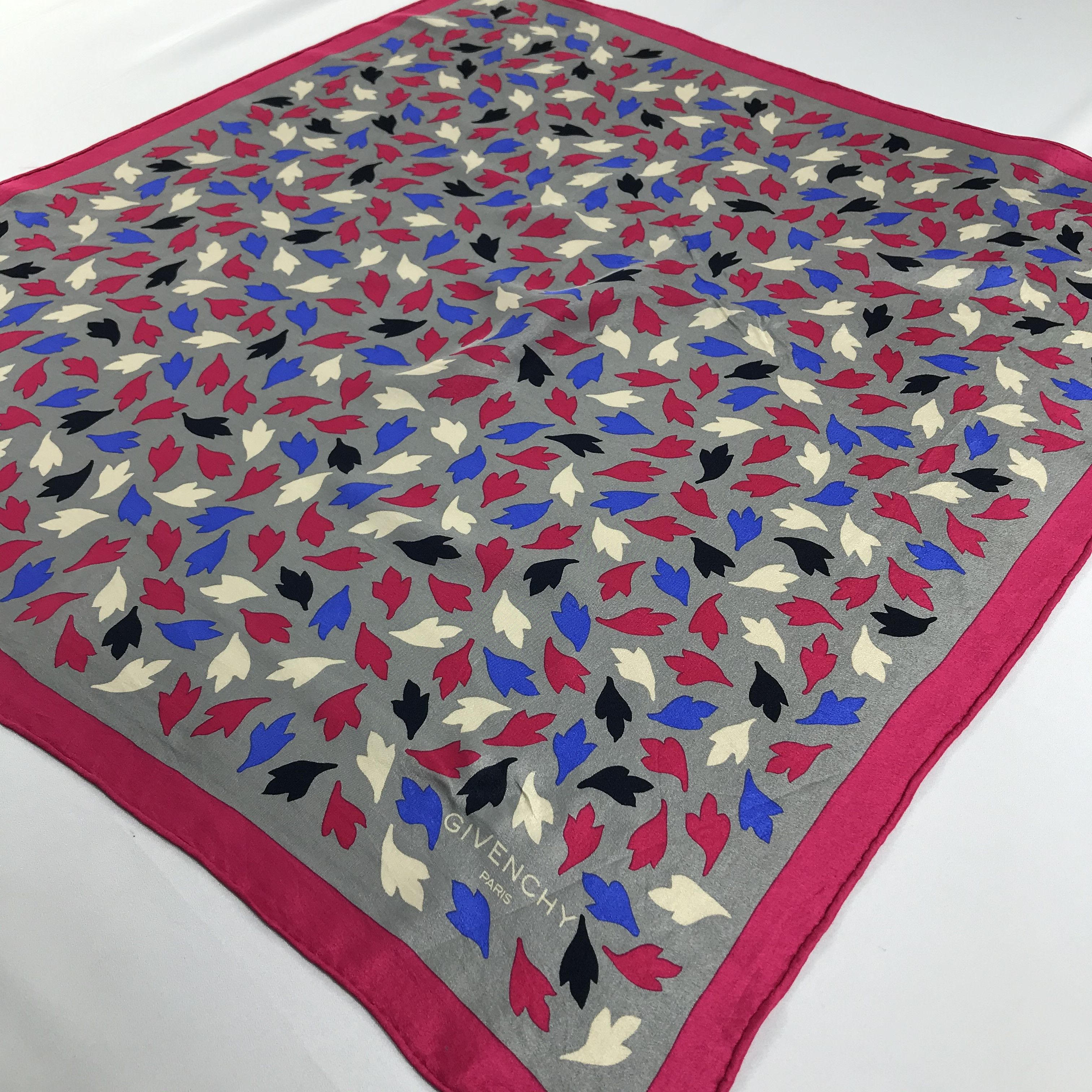 Vintage Vintage Givenchy Silk Scarf Size ONE SIZE - 3 Thumbnail