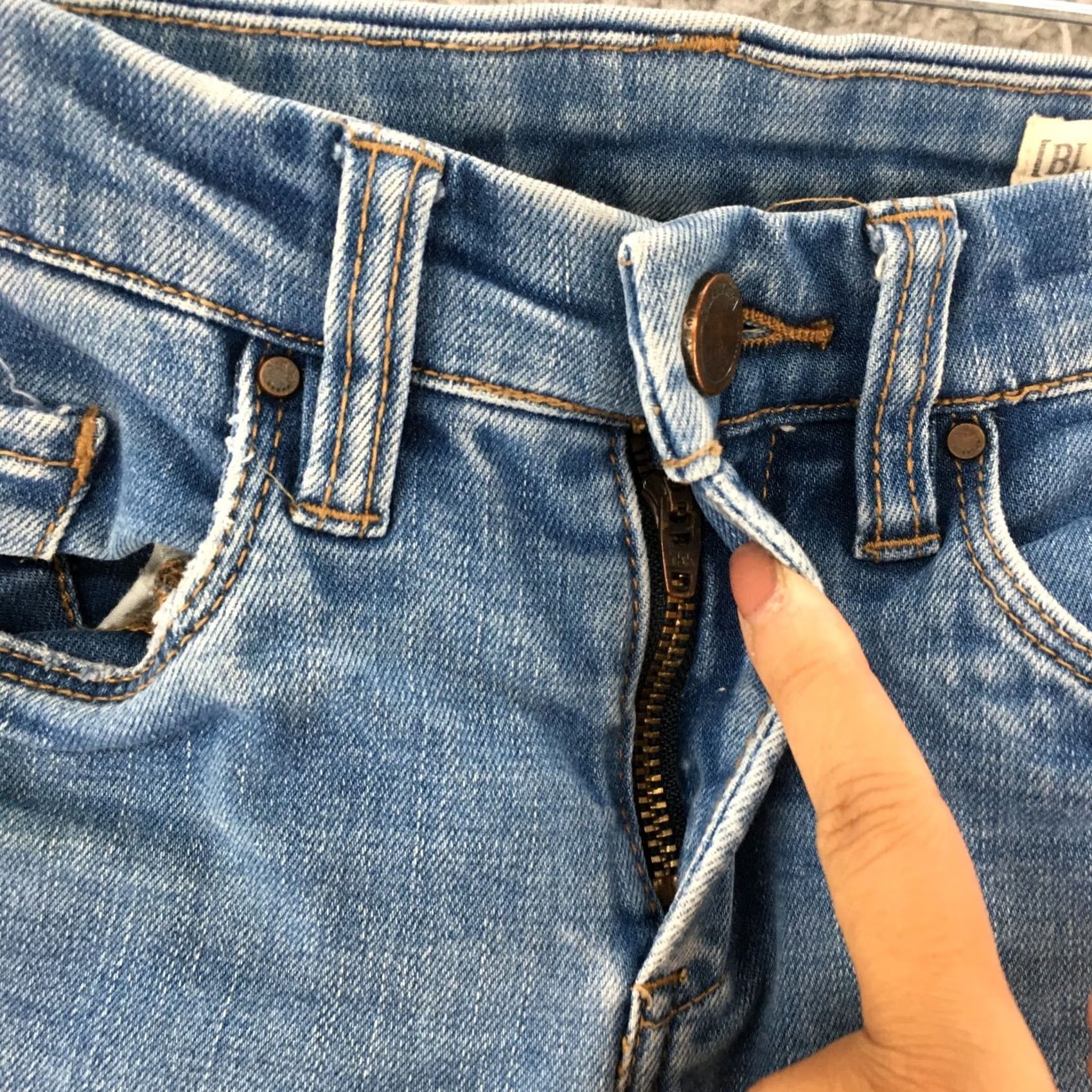 Vintage BLANKNYC Skinny Jeans Womens 25 Blue Denim Low Rise Ripped Casual Zip Fly Jeans Size 26" / US 2 / IT 38 - 4 Thumbnail
