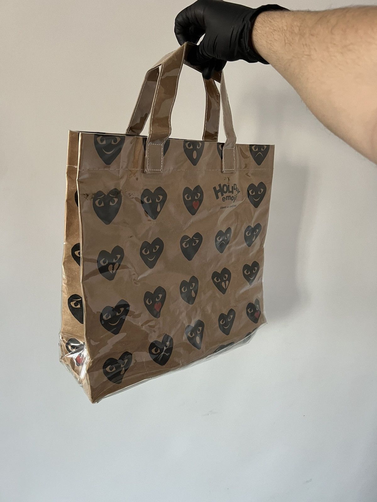 Comme des Garcons PLAY Comme des Garçons Play Holiday Emoji Paper/PVC Tote Bag Size ONE SIZE - 10 Thumbnail