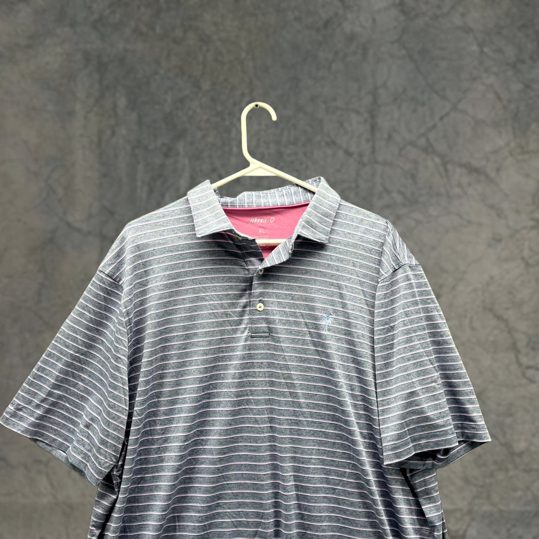 johnnie-O VINTAGE not present; sorry. Size US XL / EU 56 / 4 - 1 Thumbnail