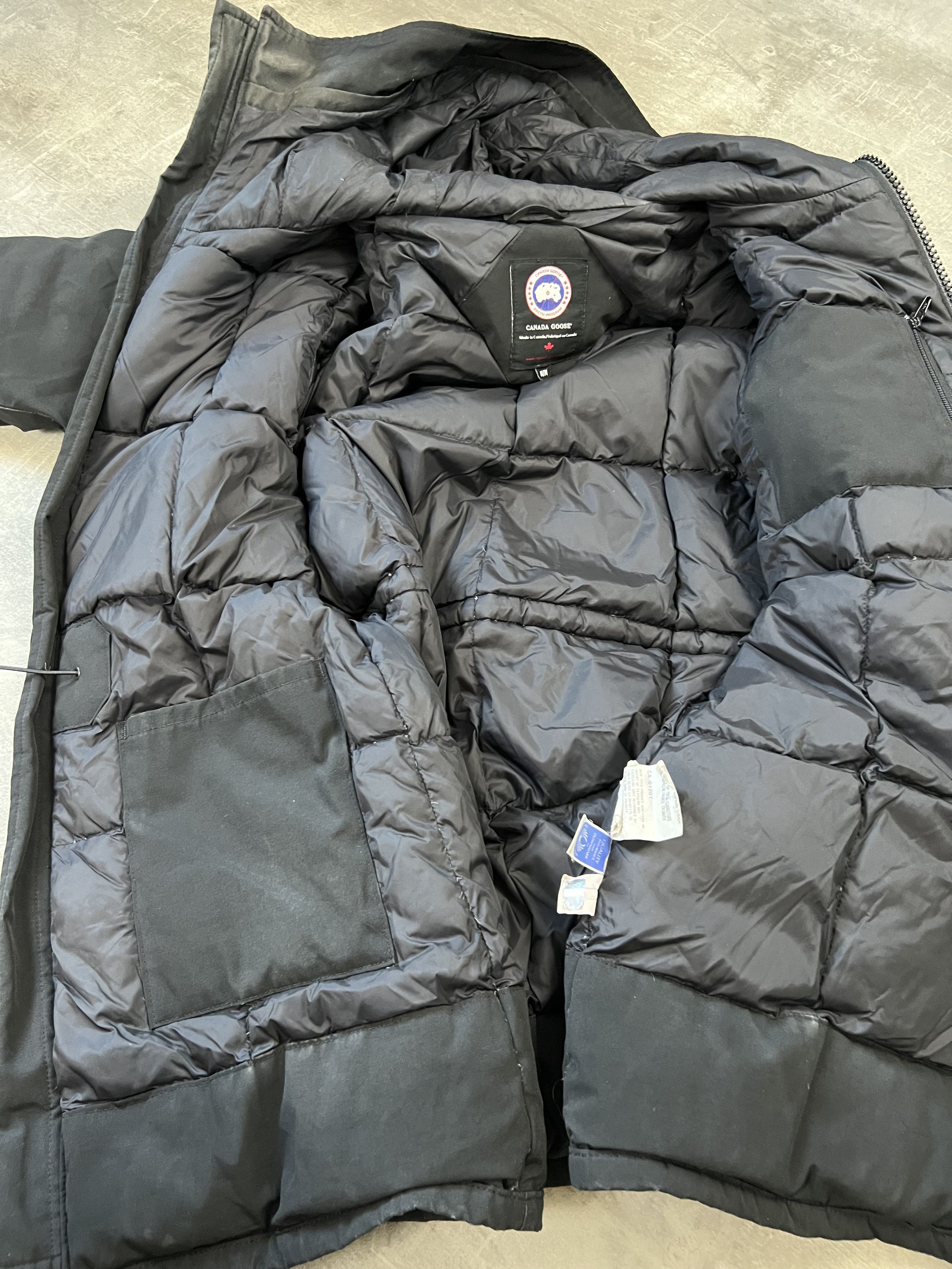 Canada Goose canada goose puffer parka size M-L luxury Size M / US 6-8 / IT 42-44 - 10 Thumbnail