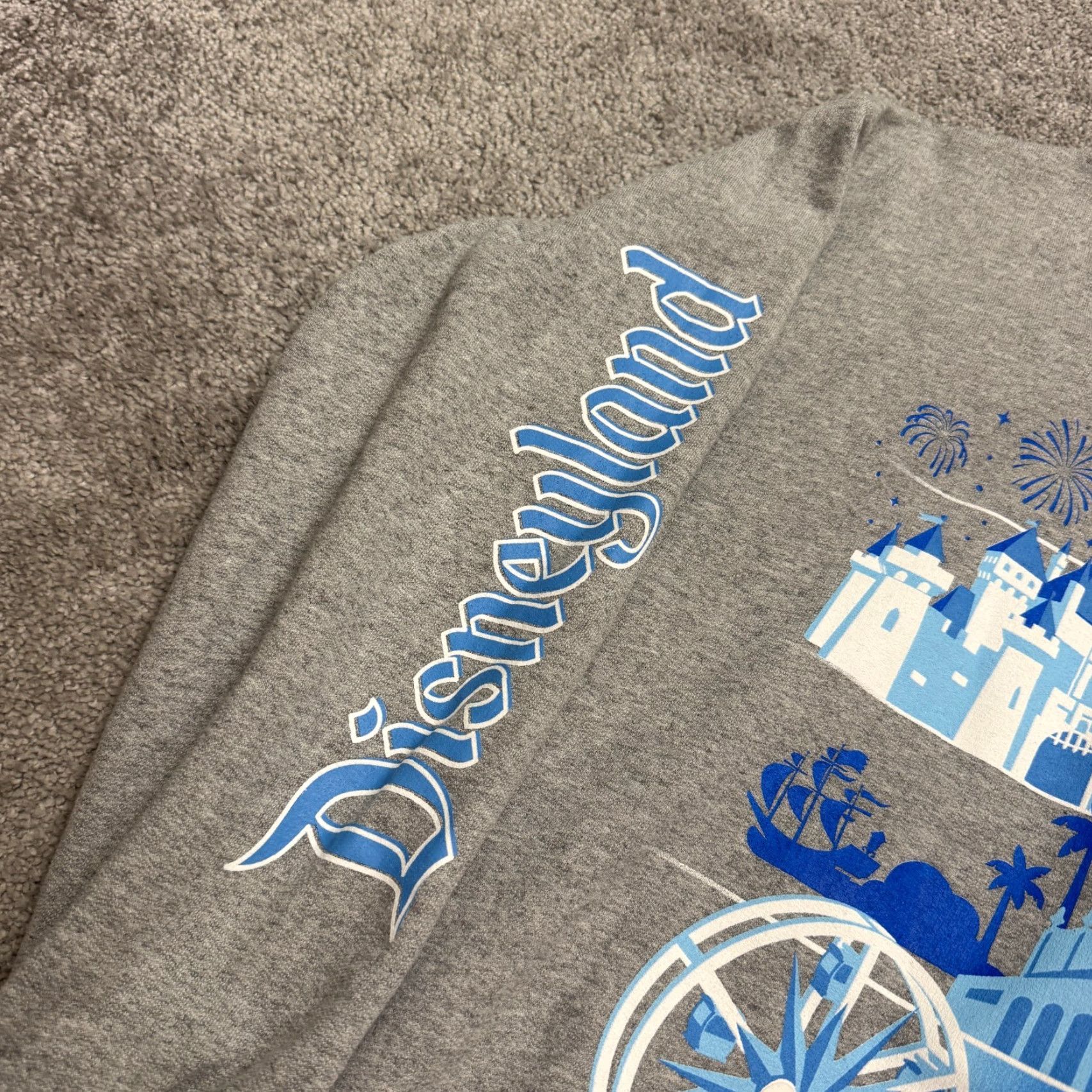 Disney Disney Mickey Mouse Castle Sweatshirt Womens XS Gray Graphic Size XS / US 0-2 / IT 36-38 - 6 Thumbnail