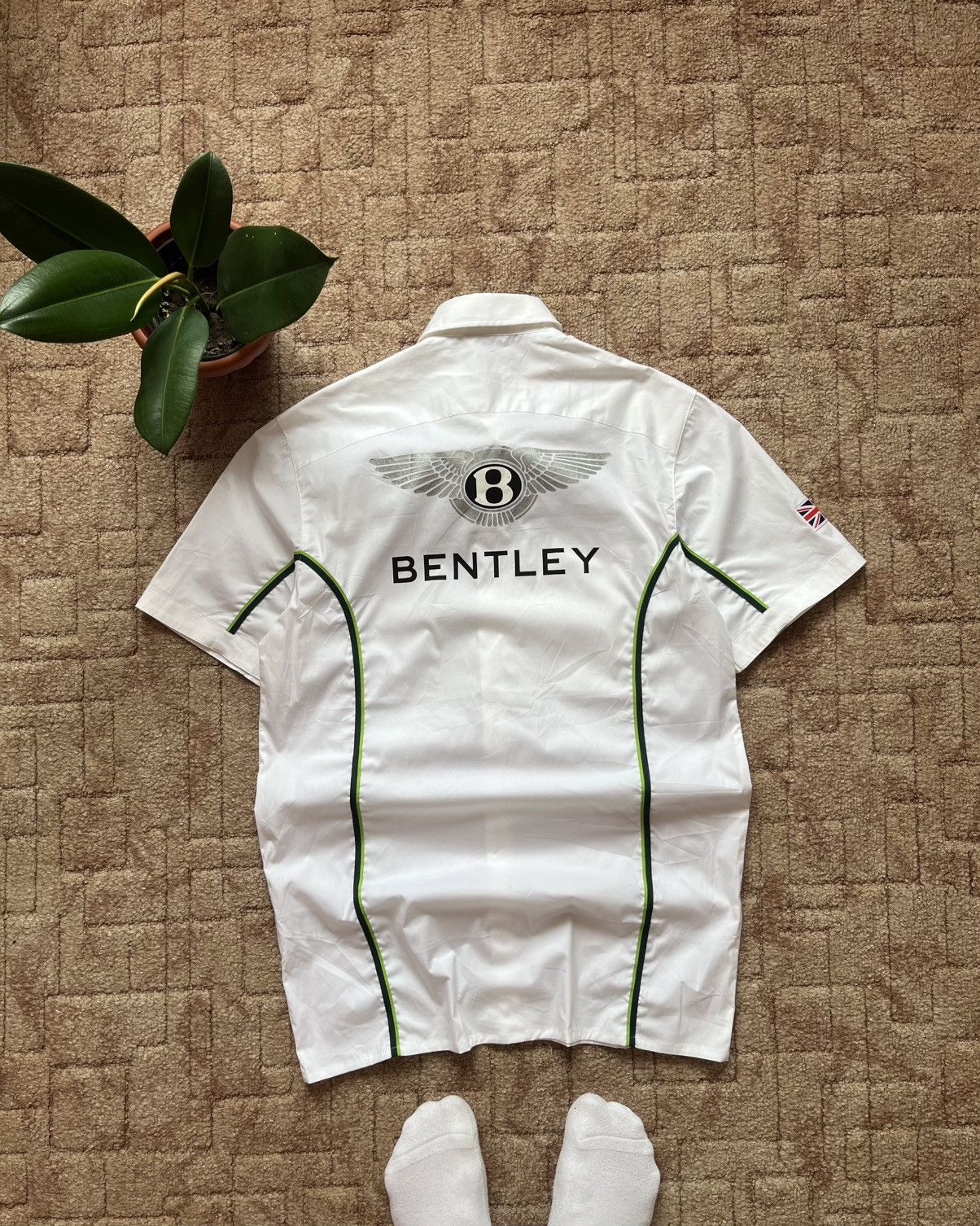 Bentley Vintage Bentley UK White Racing F1 Polo Shirt Streetwear Size US S / EU 44-46 / 1 - 1 Thumbnail