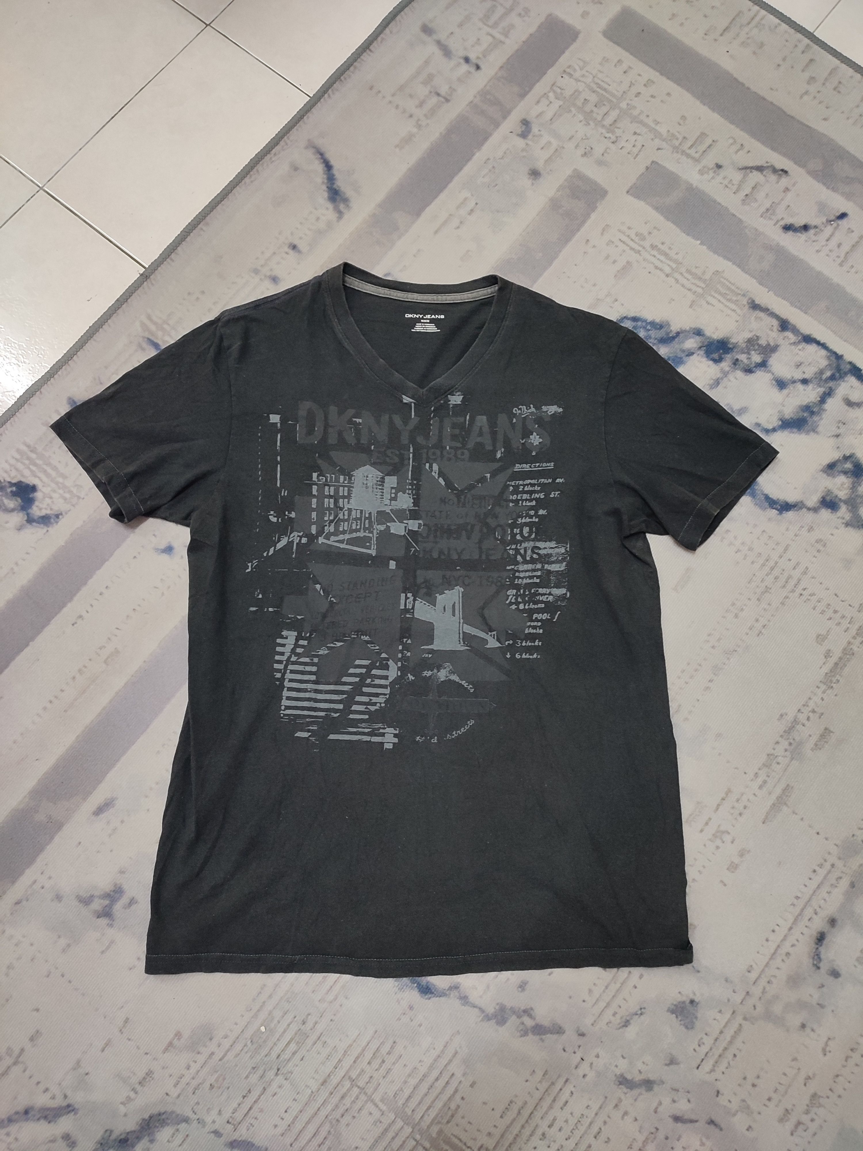 Affliction × DKNY × Vintage CRAZY VINTAGE Y2K DKNY V NECK TEE RARE Size US M / EU 48-50 / 2 - 5 Thumbnail