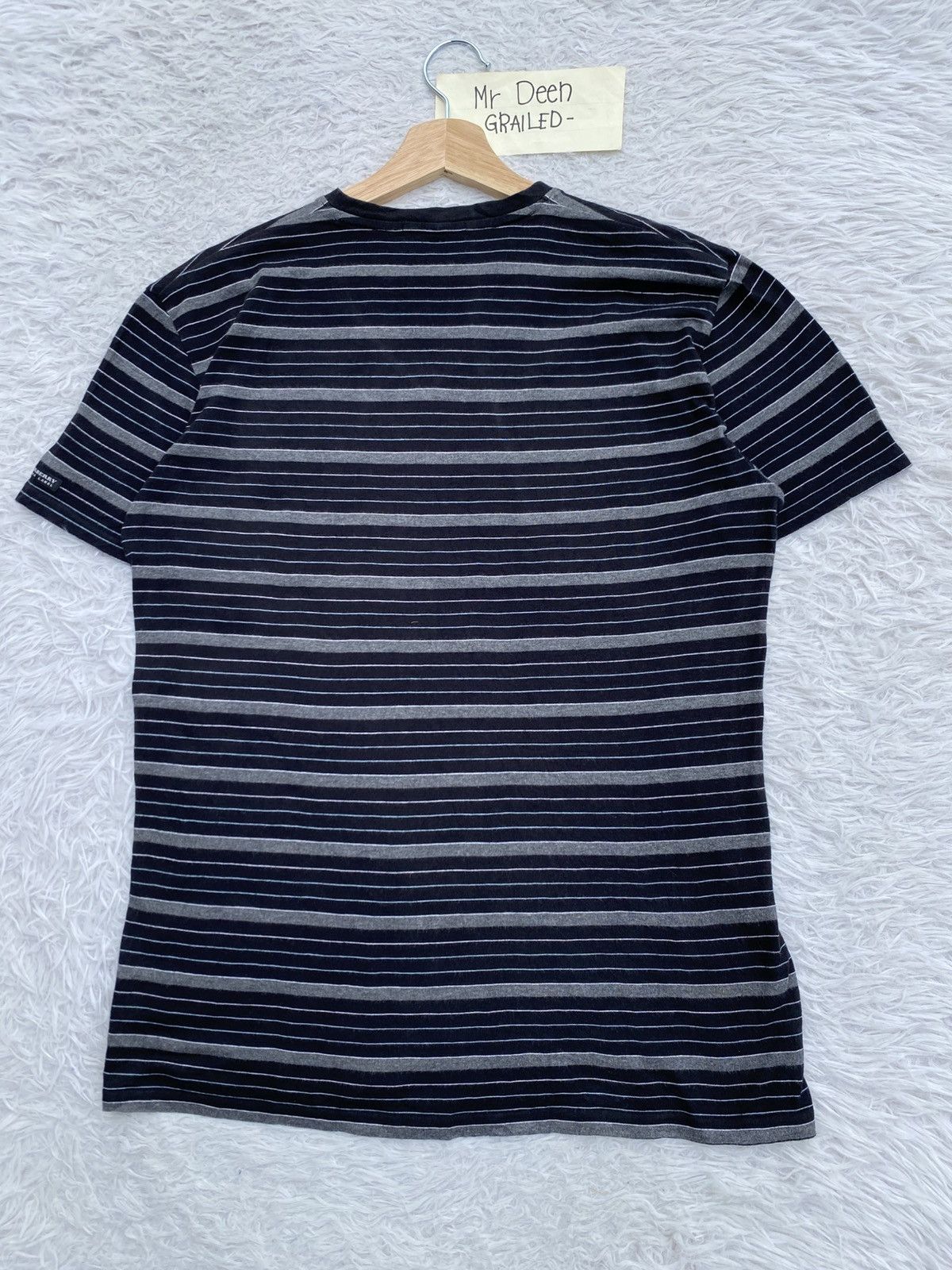 Burberry Rare Burberry Stripes V Neck Tshirt Size US M / EU 48-50 / 2 - 16 Thumbnail
