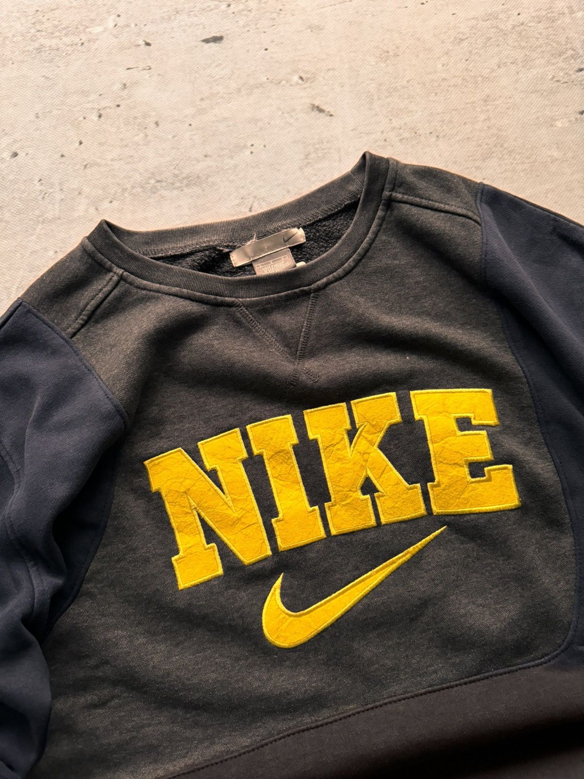 Nike × Vintage NIKE VINTAGE CENTER LOGO OVERSIZE BOXY SWEATSHIRT Size US L / EU 52-54 / 3 - 3 Thumbnail
