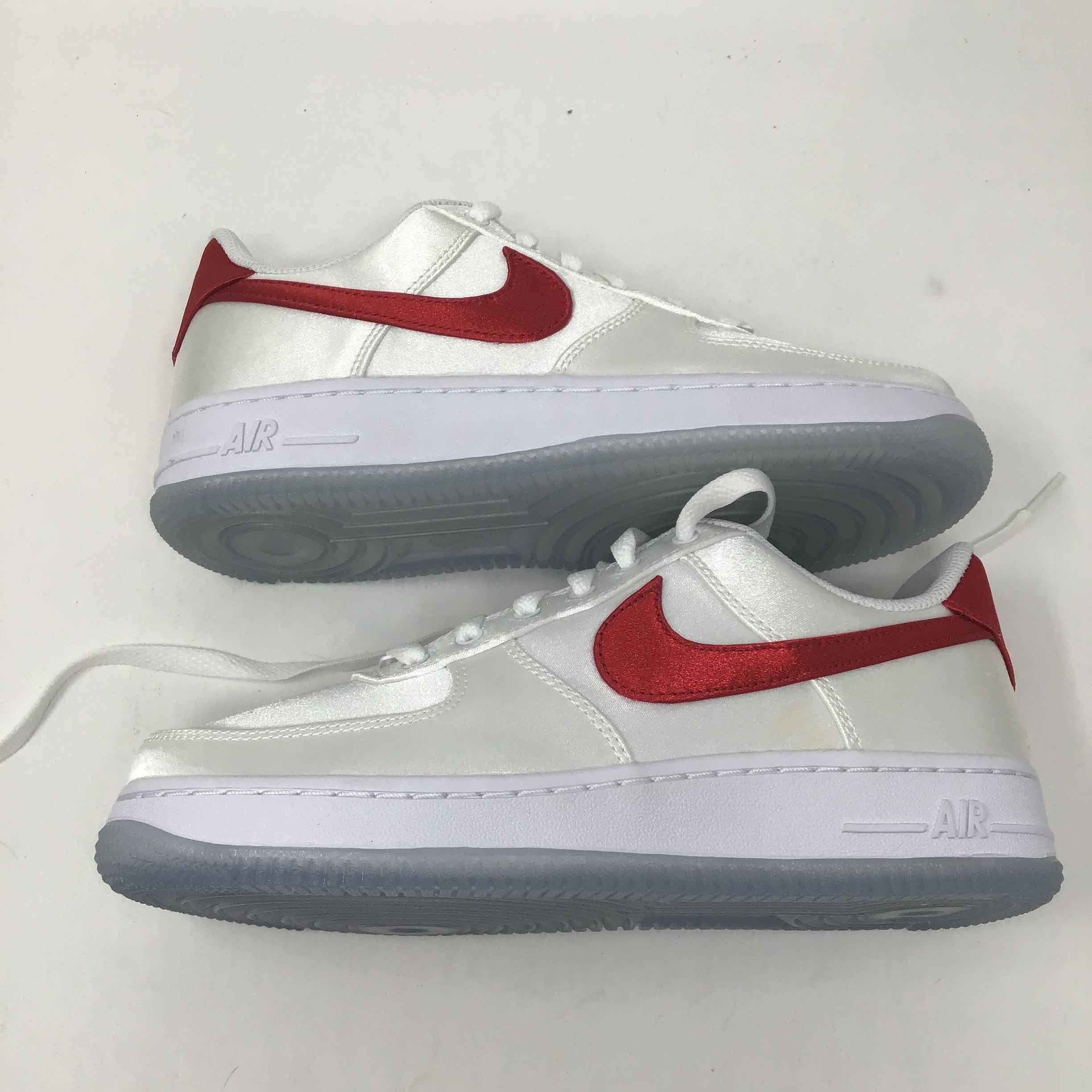 Nike Wmns Air Force Low Satin White Gym Red